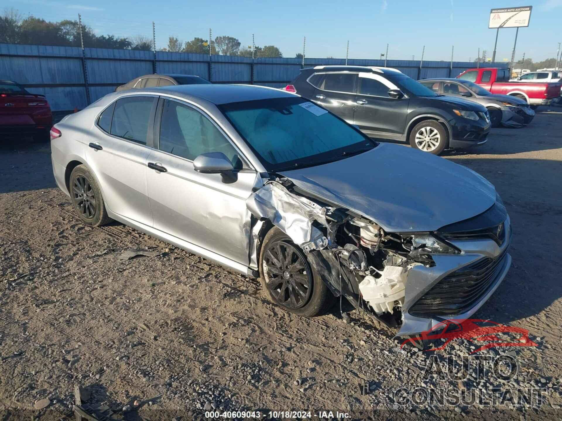 TOYOTA CAMRY 2018 - 4T1B11HK7JU561626