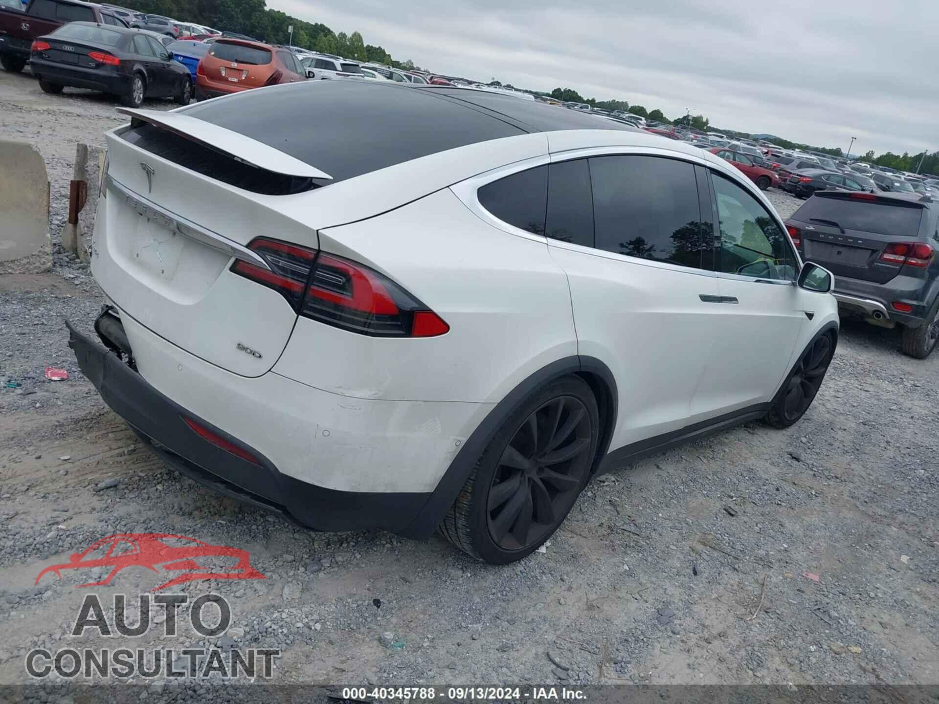 TESLA MODEL X 2017 - 5YJXCBE20HF035453