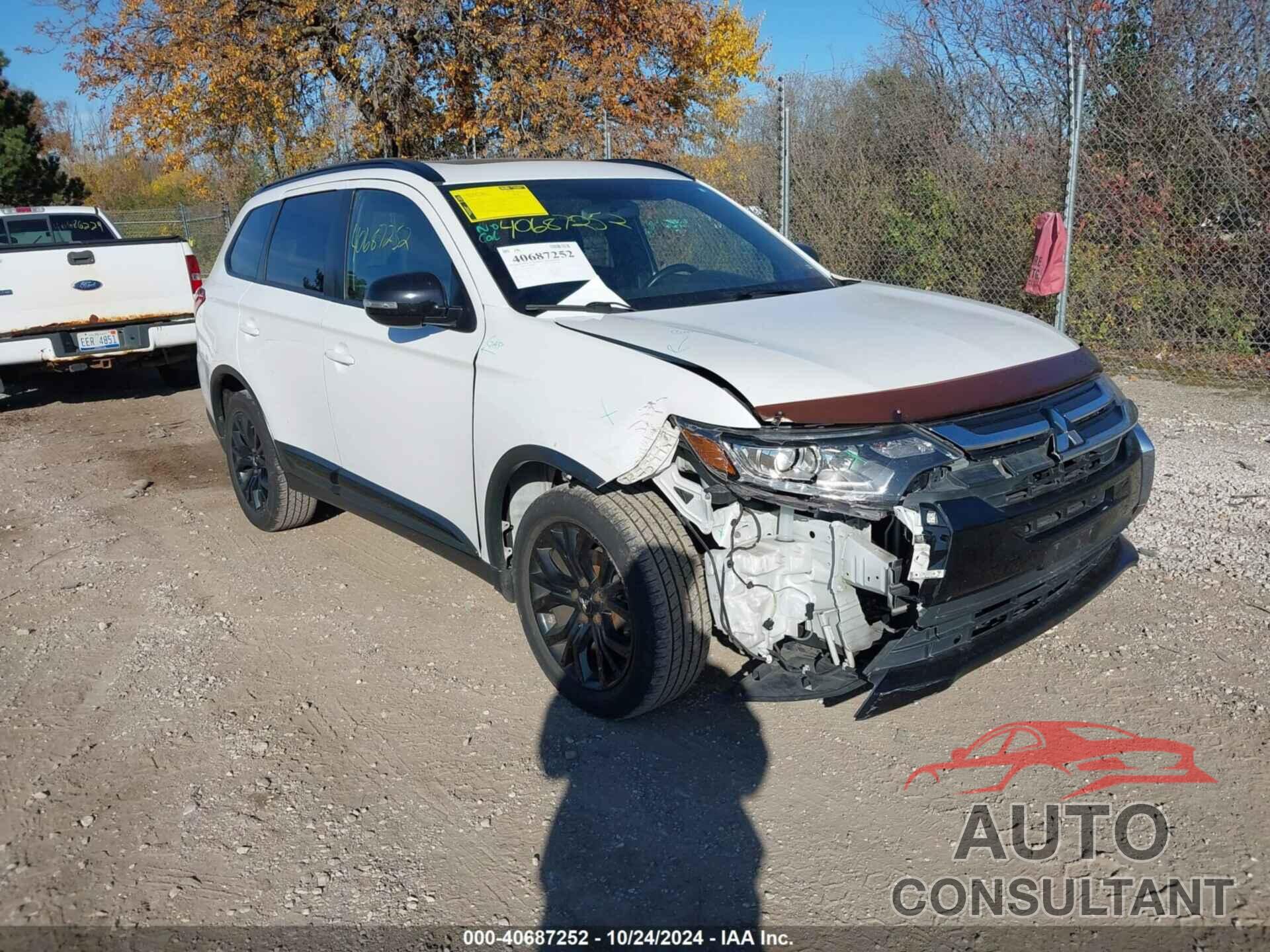 MITSUBISHI OUTLANDER 2018 - JA4AZ3A37JZ051989