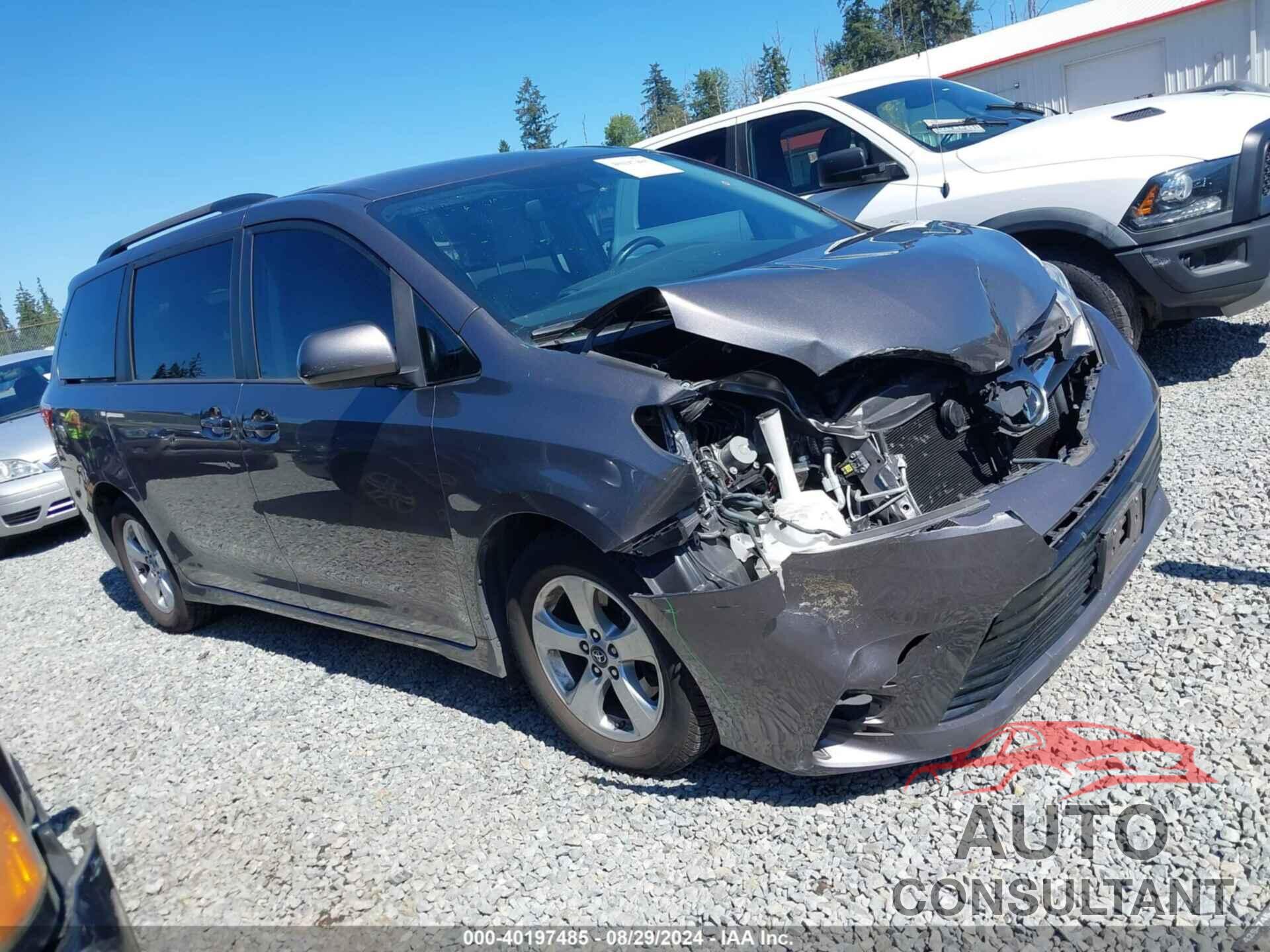 TOYOTA SIENNA 2018 - 5TDKZ3DC6JS946140