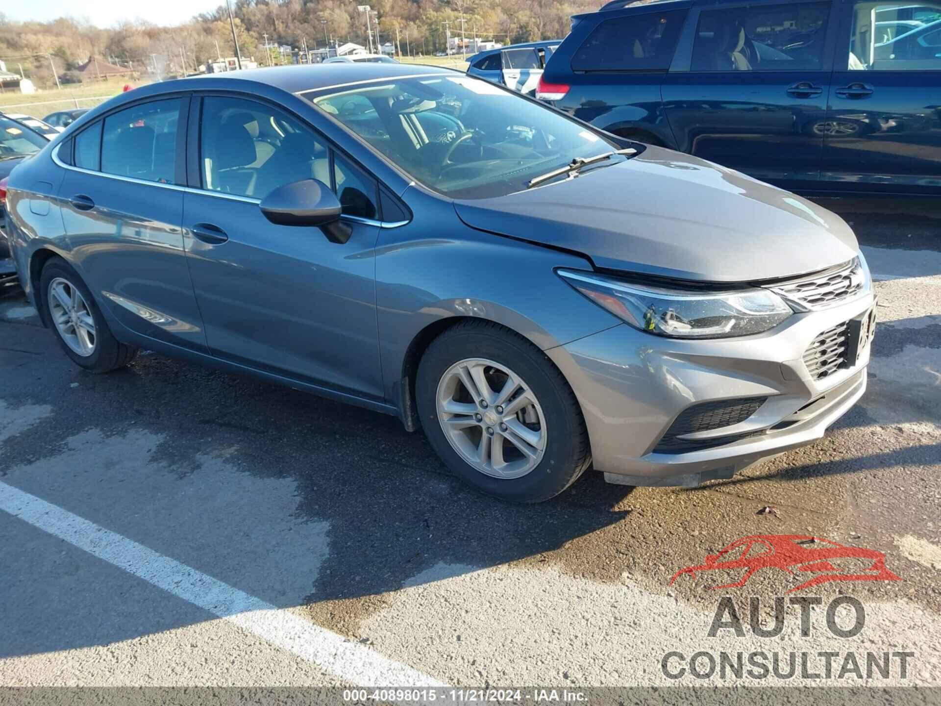 CHEVROLET CRUZE 2018 - 1G1BE5SM7J7134593