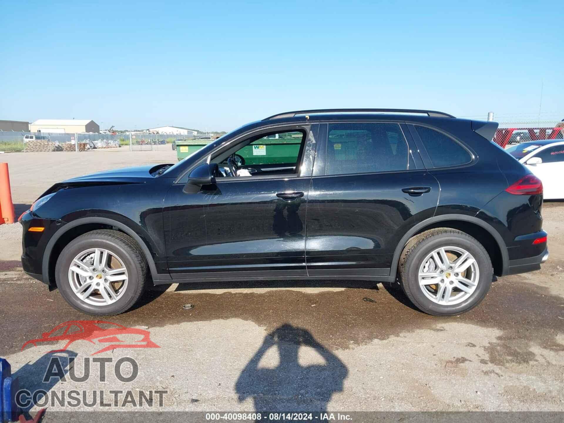 PORSCHE CAYENNE 2017 - WP1AA2A23HKA92085
