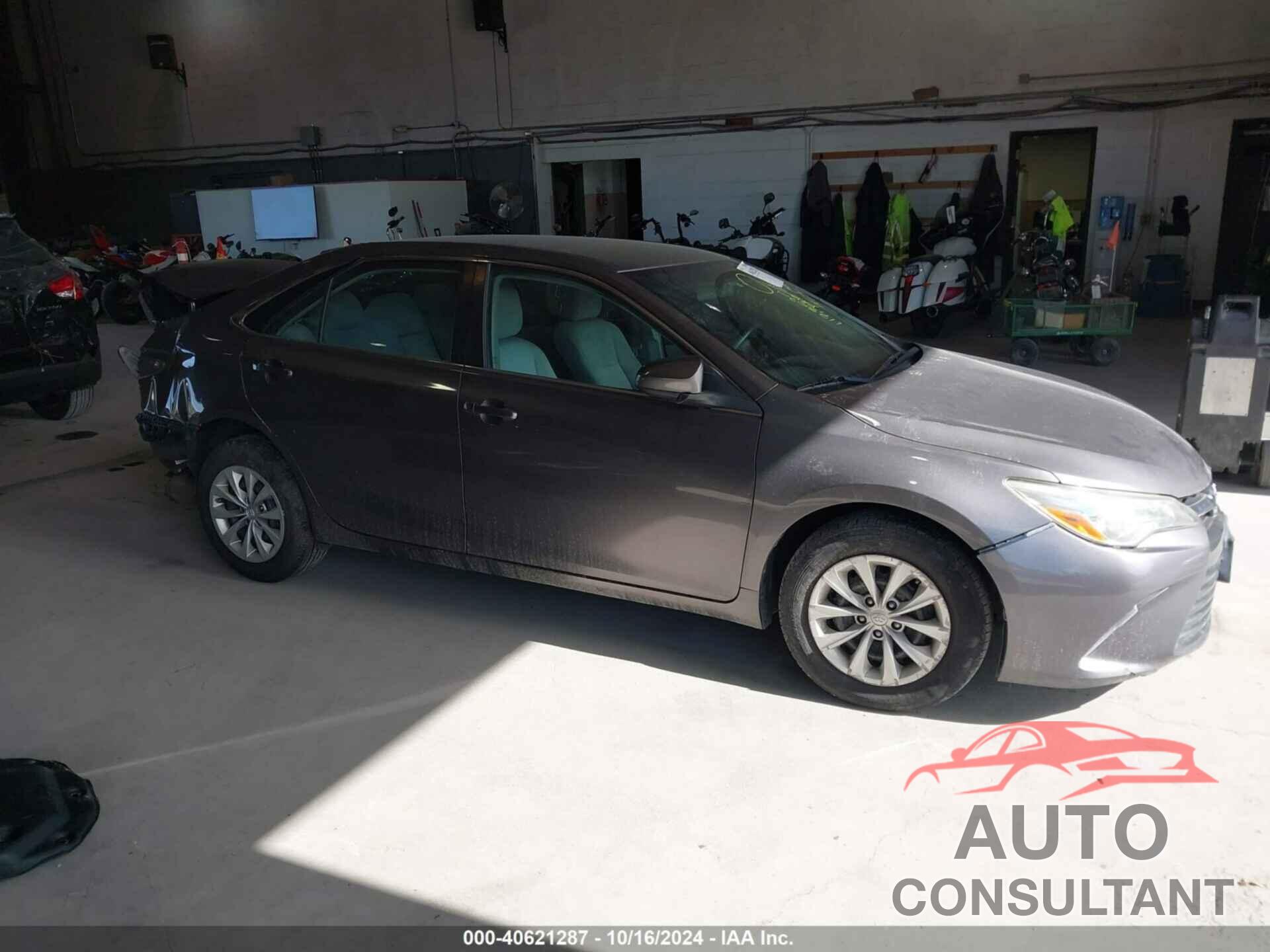 TOYOTA CAMRY 2016 - 4T4BF1FK1GR557851