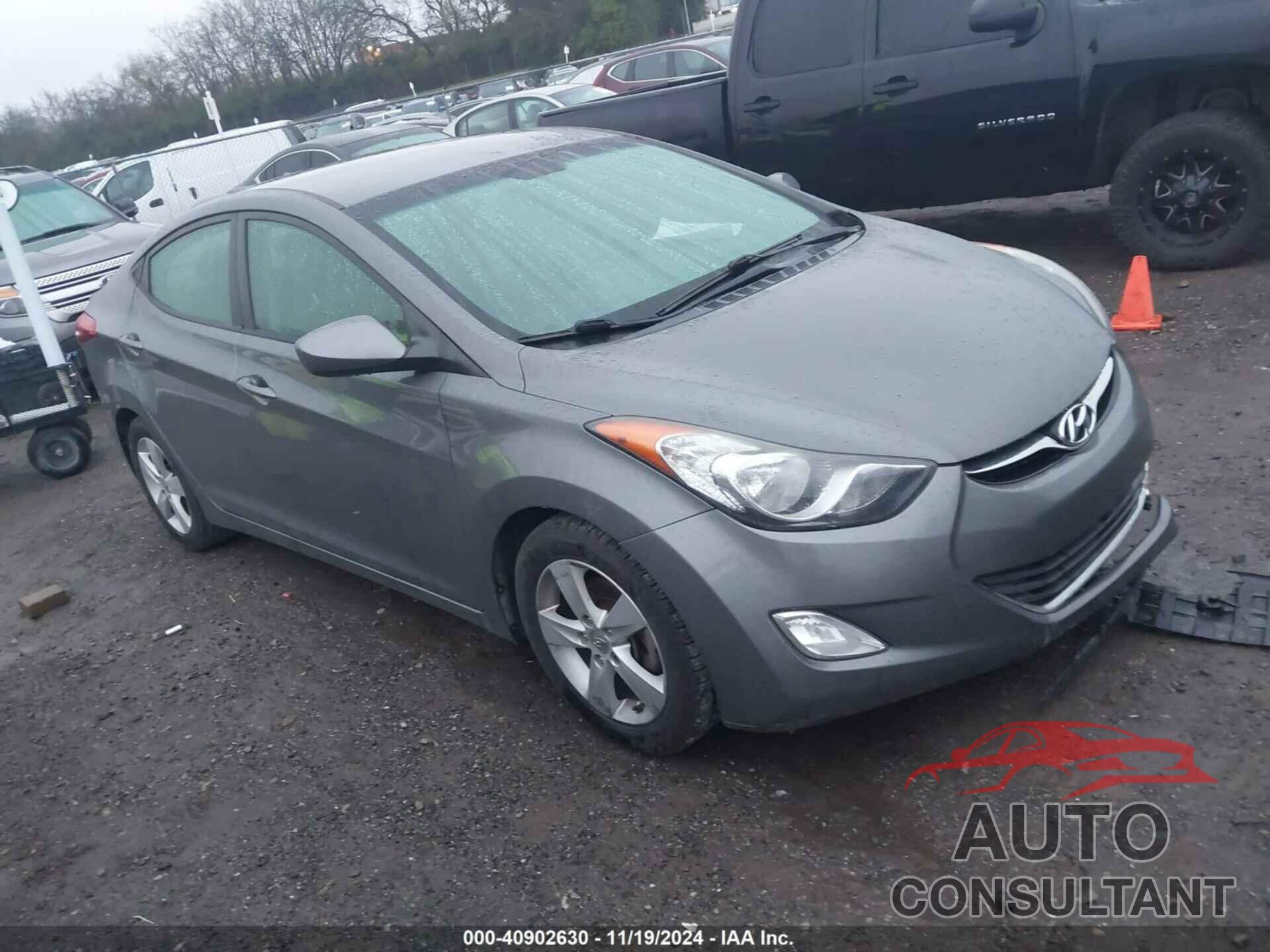 HYUNDAI ELANTRA 2013 - 5NPDH4AE8DH372304