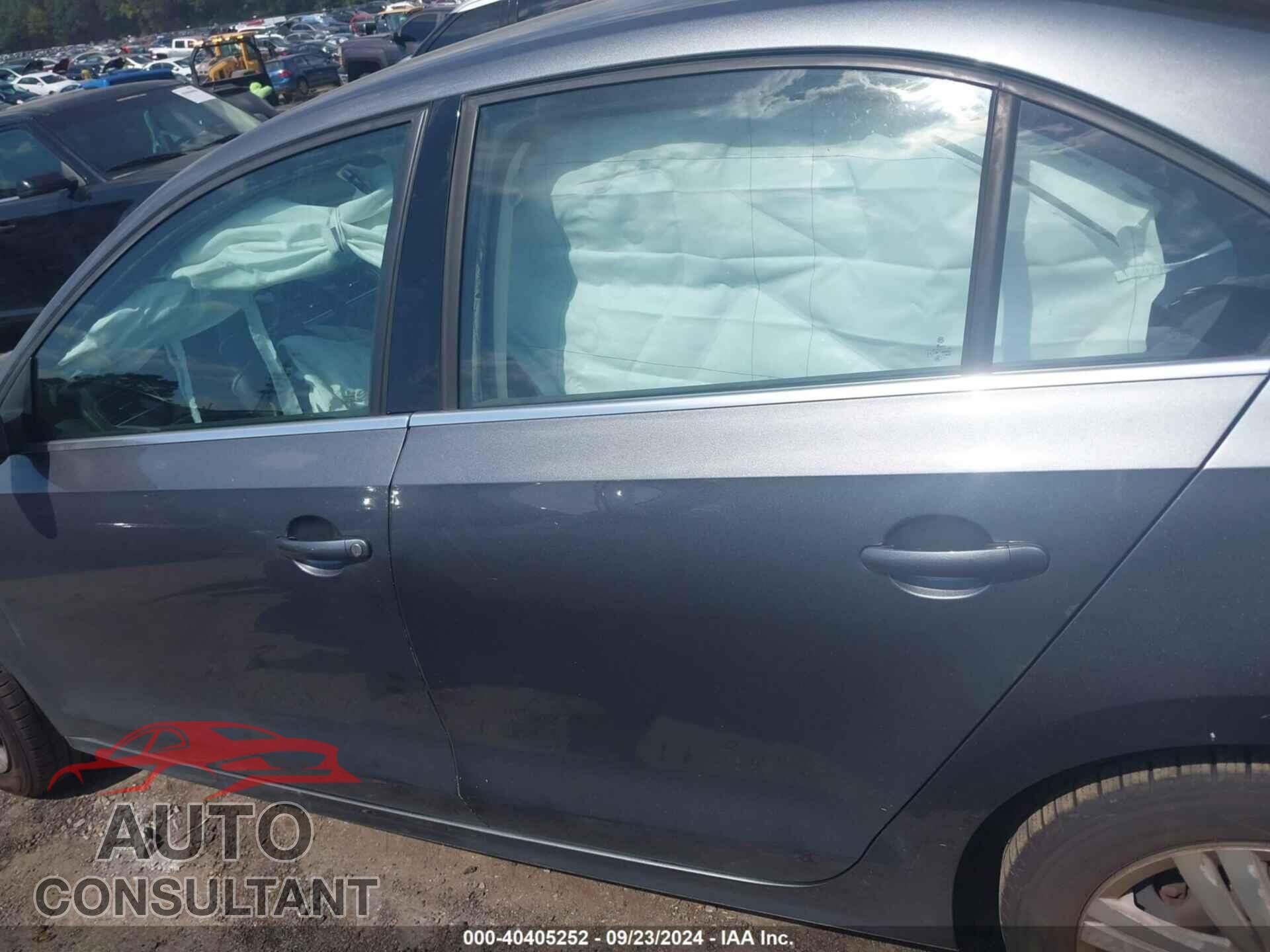 VOLKSWAGEN JETTA 2017 - 3VW2B7AJ5HM251671