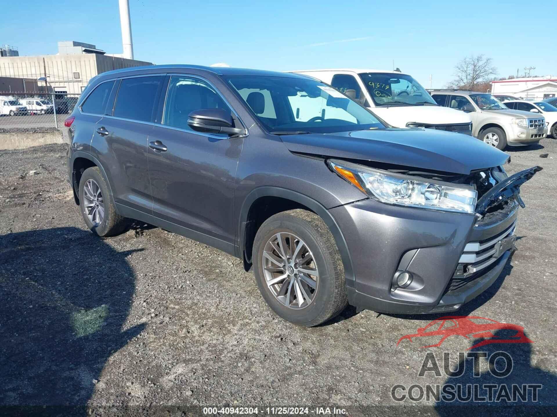 TOYOTA HIGHLANDER 2019 - 5TDJZRFH4KS715827