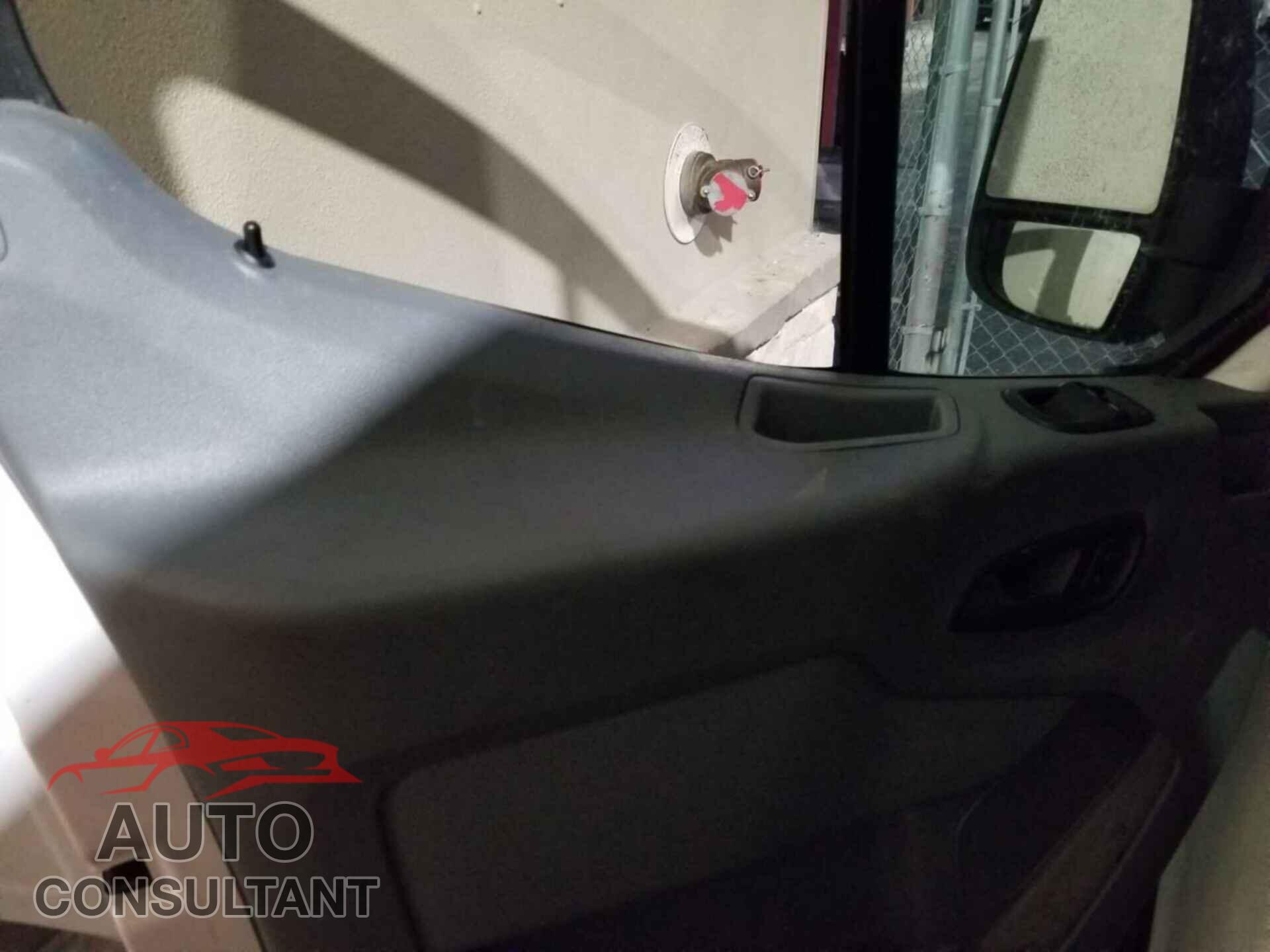 FORD TRANSIT 2017 - 1FTYR1YM8HKB57040