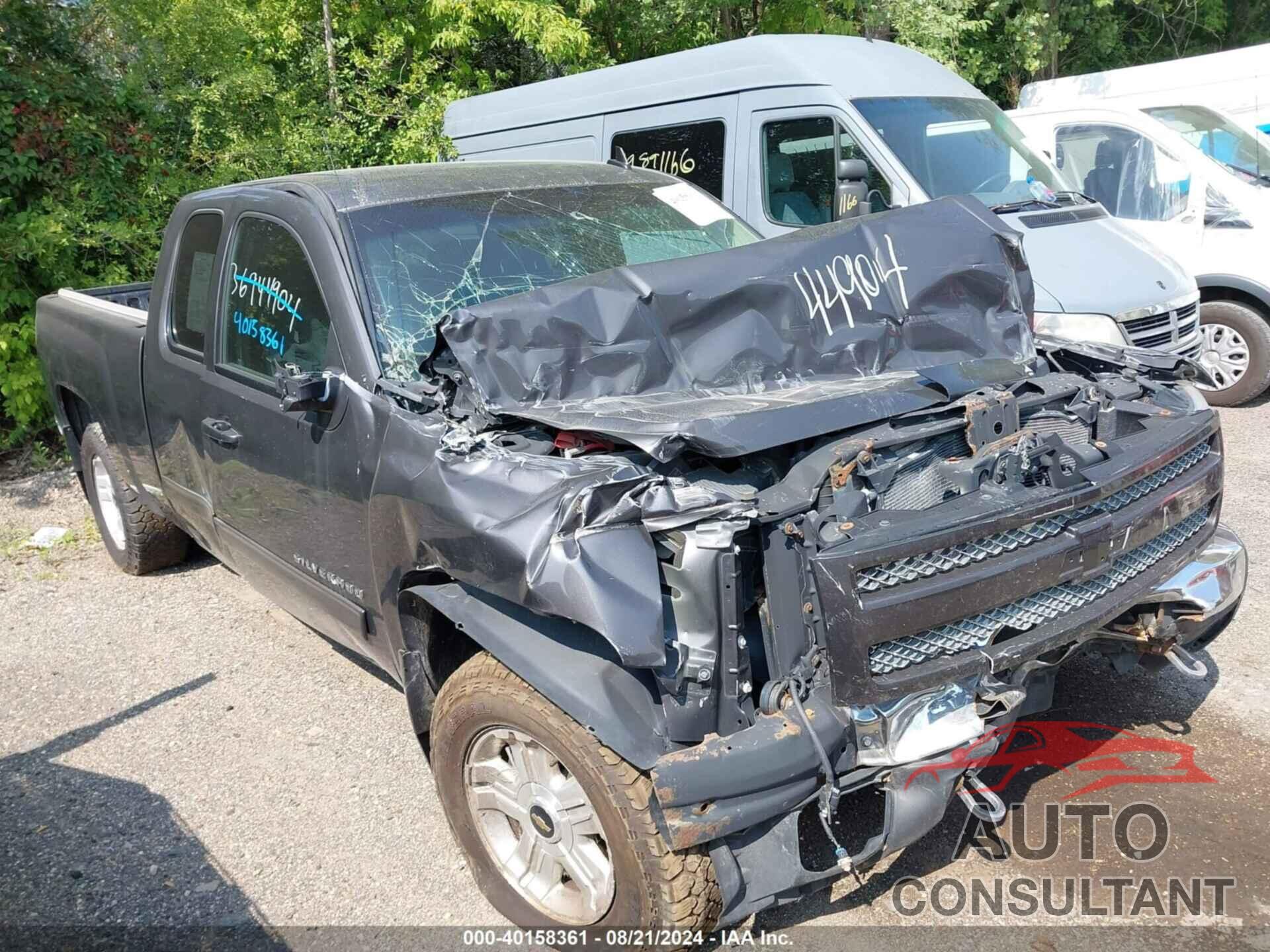 CHEVROLET SILVERADO 1500 2011 - 1GCRKTE39BZ158826