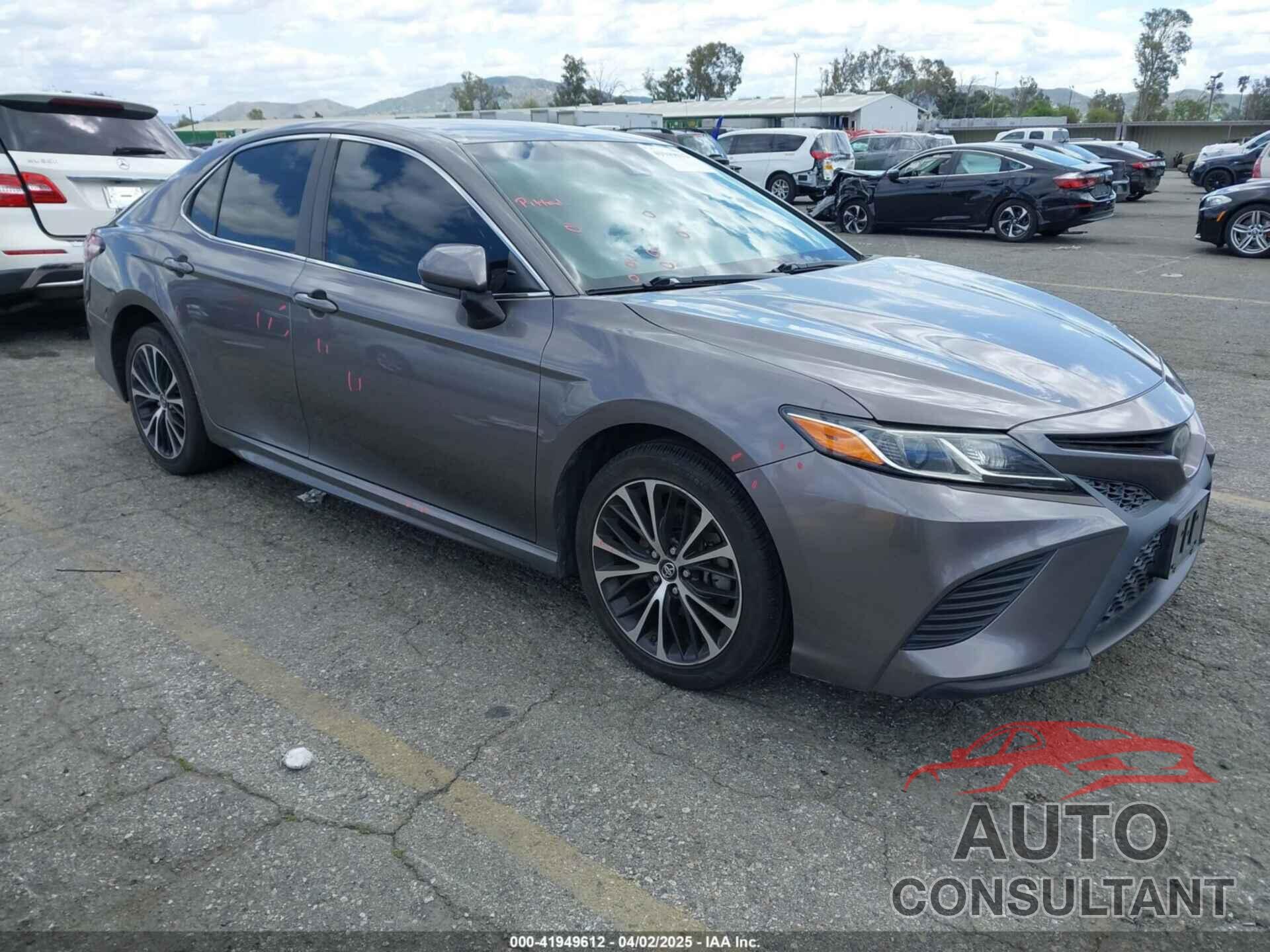 TOYOTA CAMRY 2018 - 4T1B11HK1JU515810