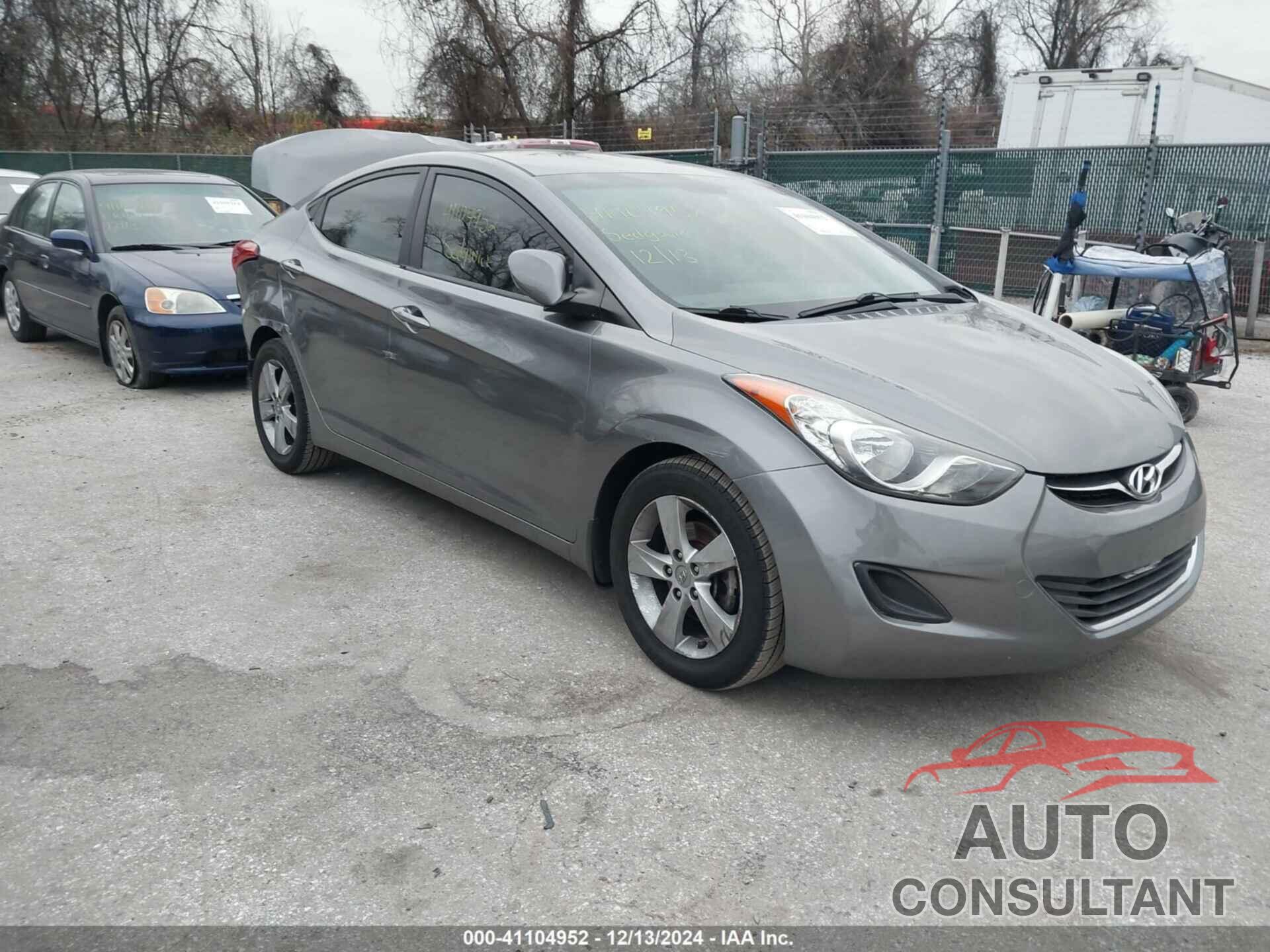 HYUNDAI ELANTRA 2013 - 5NPDH4AE8DH383903