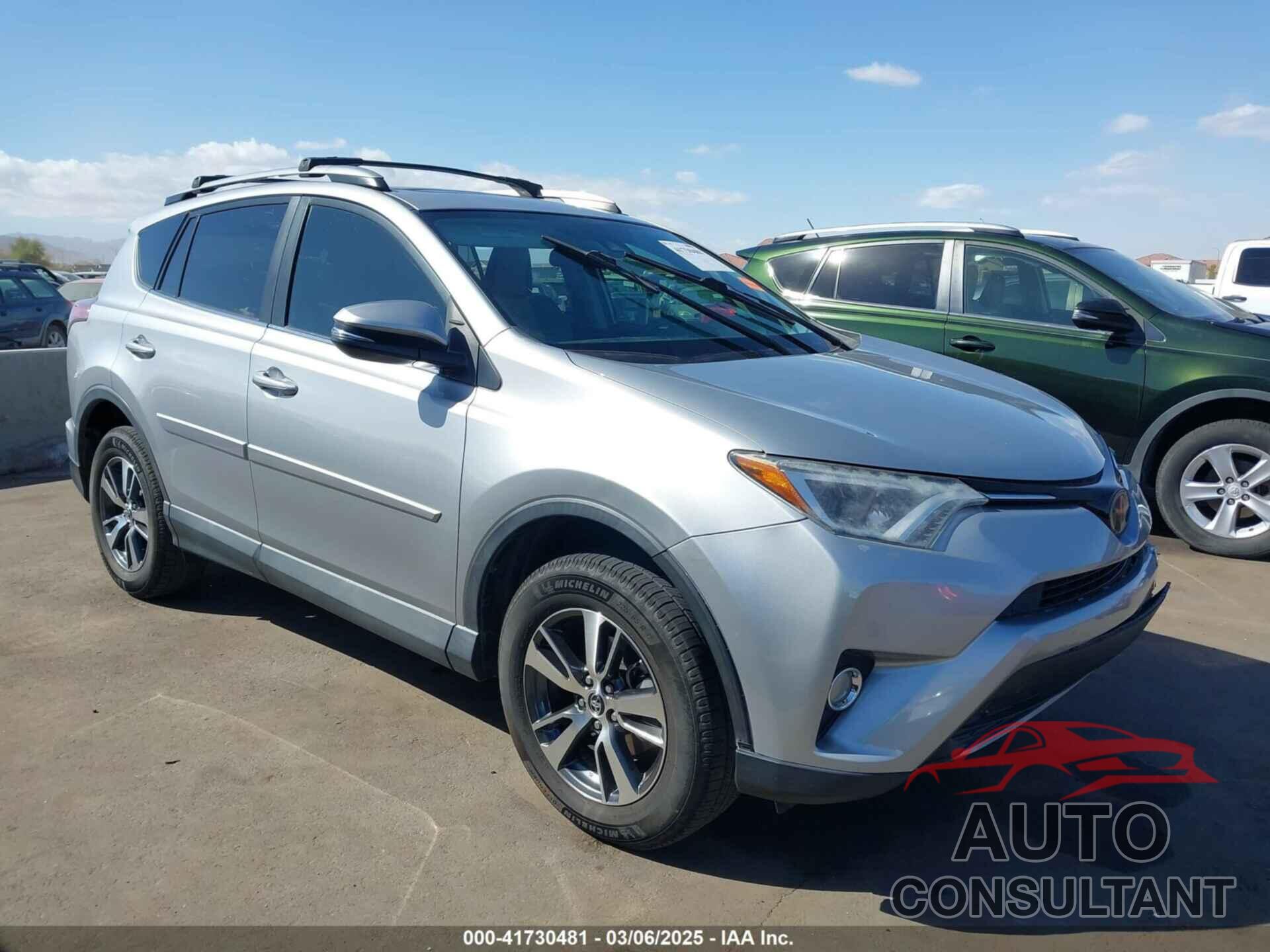 TOYOTA RAV4 2018 - 2T3RFREV2JW707273