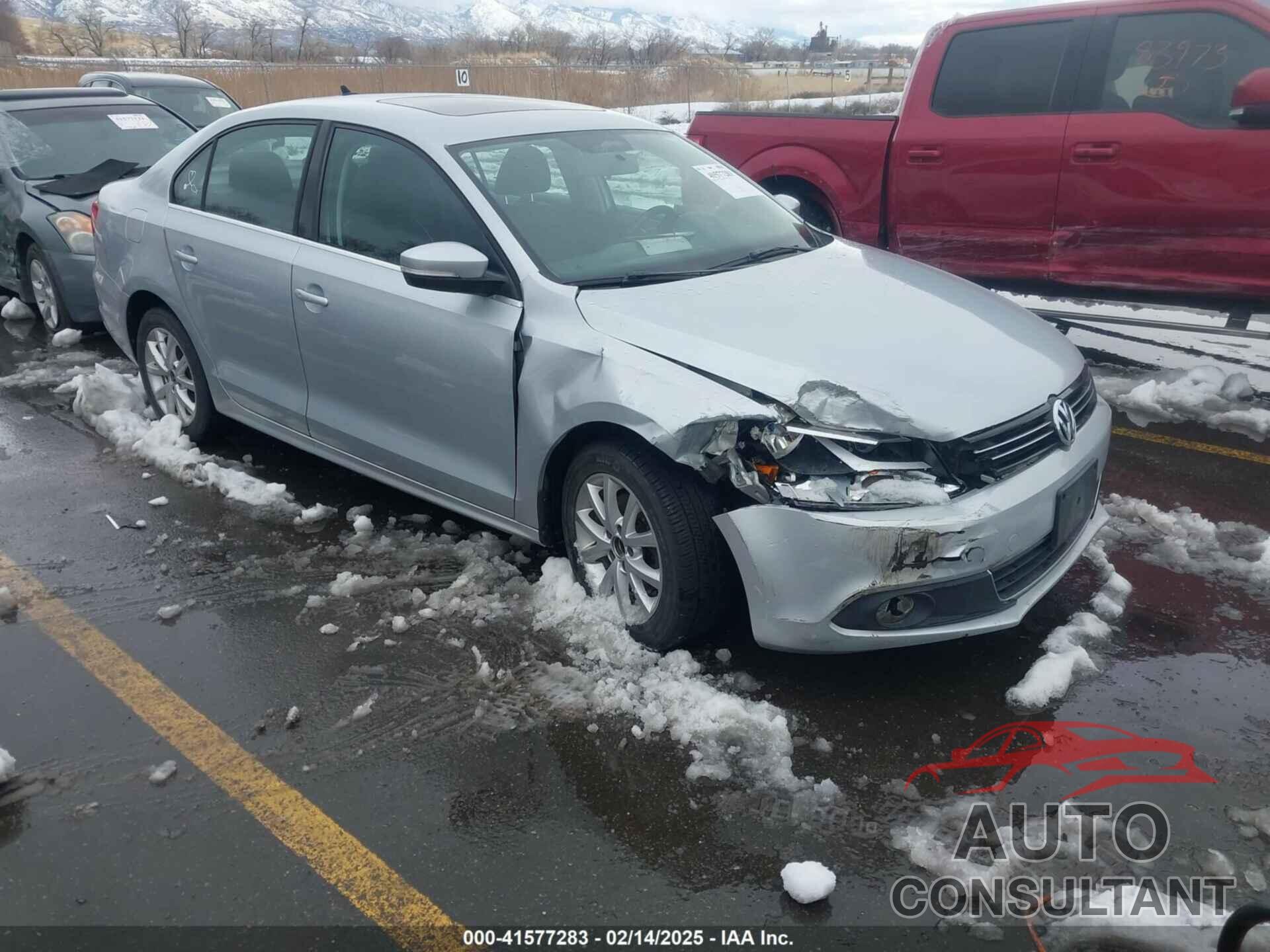 VOLKSWAGEN JETTA 2011 - 3VWLL7AJ8BM048279