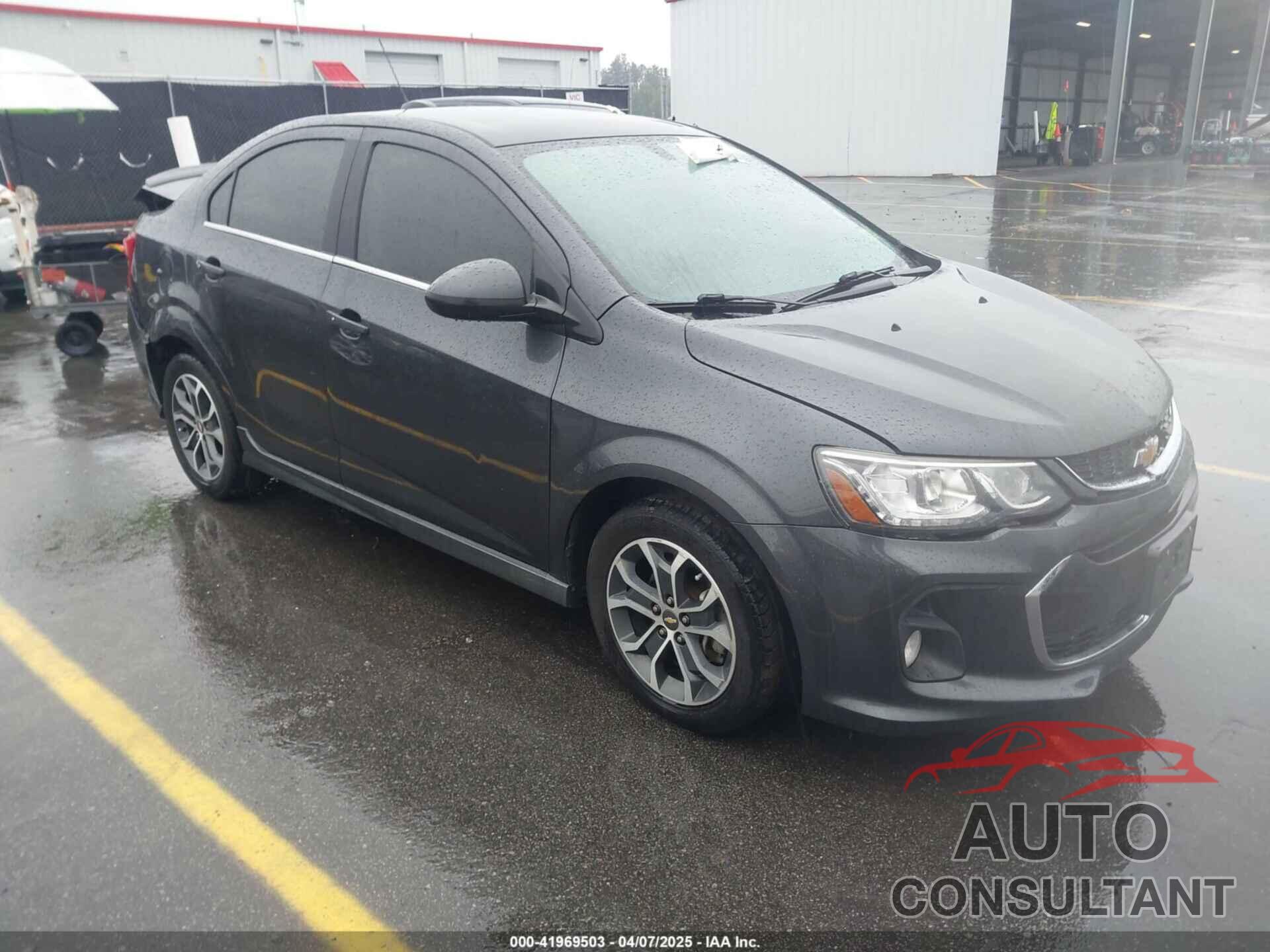 CHEVROLET SONIC 2017 - 1G1JD5SH0H4171238