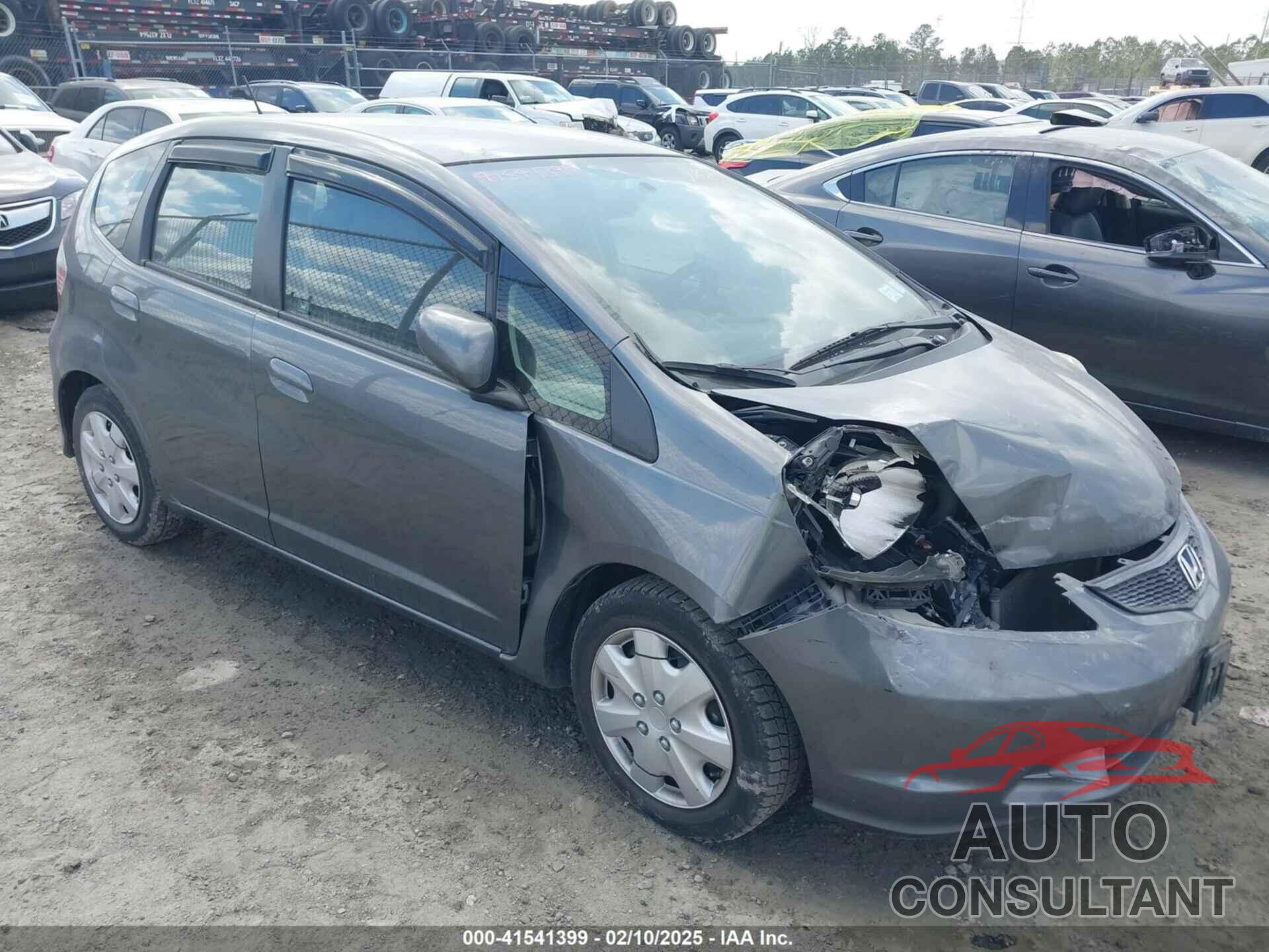 HONDA FIT 2013 - JHMGE8H32DC008522