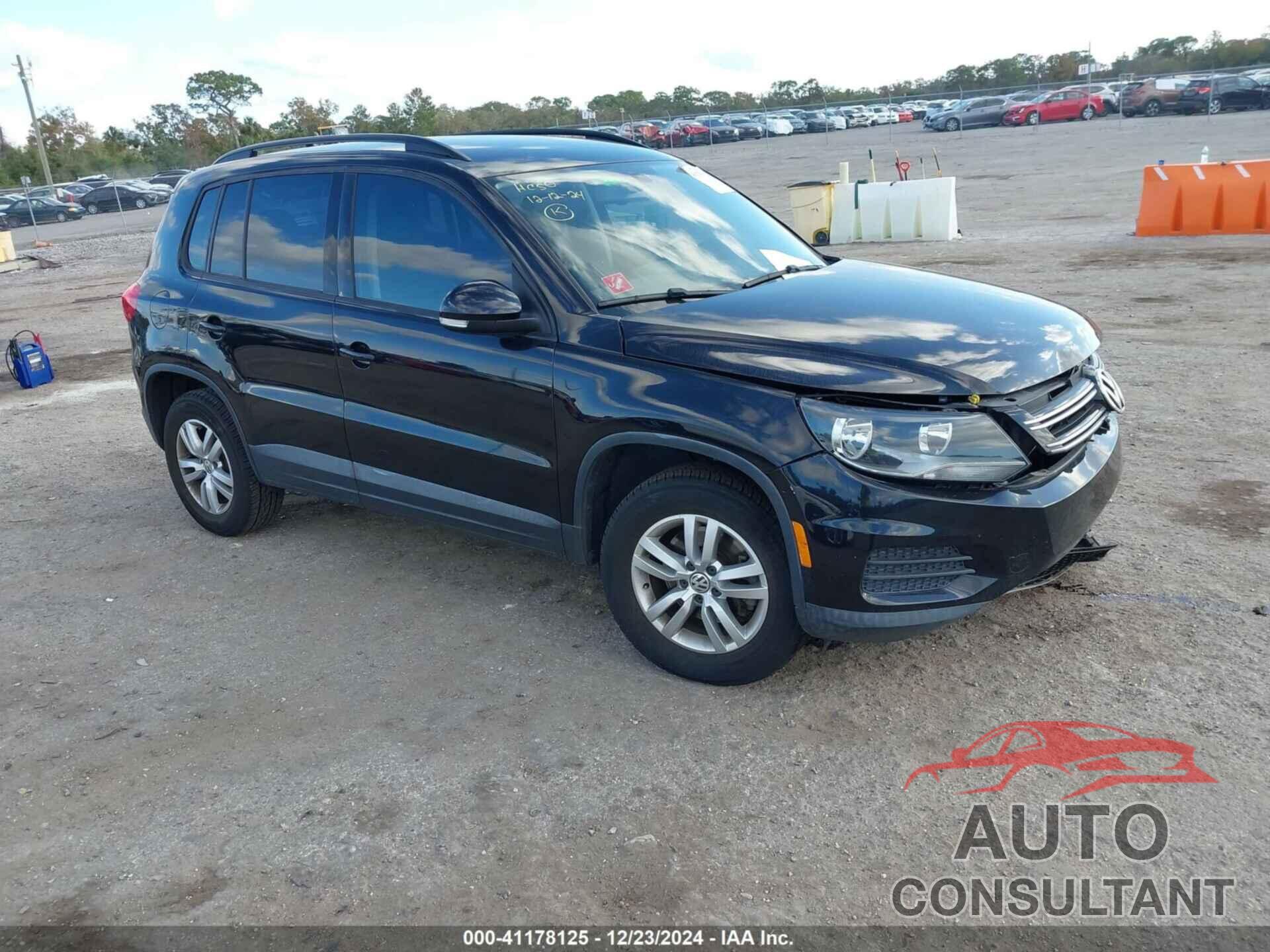 VOLKSWAGEN TIGUAN 2017 - WVGAV7AX8HK030529