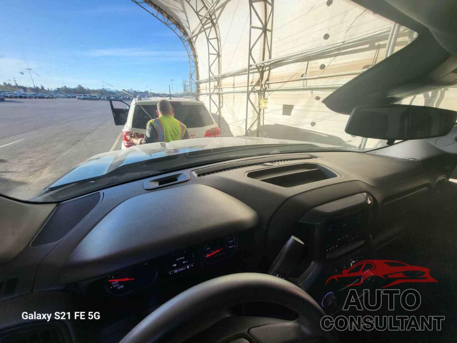 CHEVROLET SILVERADO 1500 2023 - 3GCPDBEK3PG204483