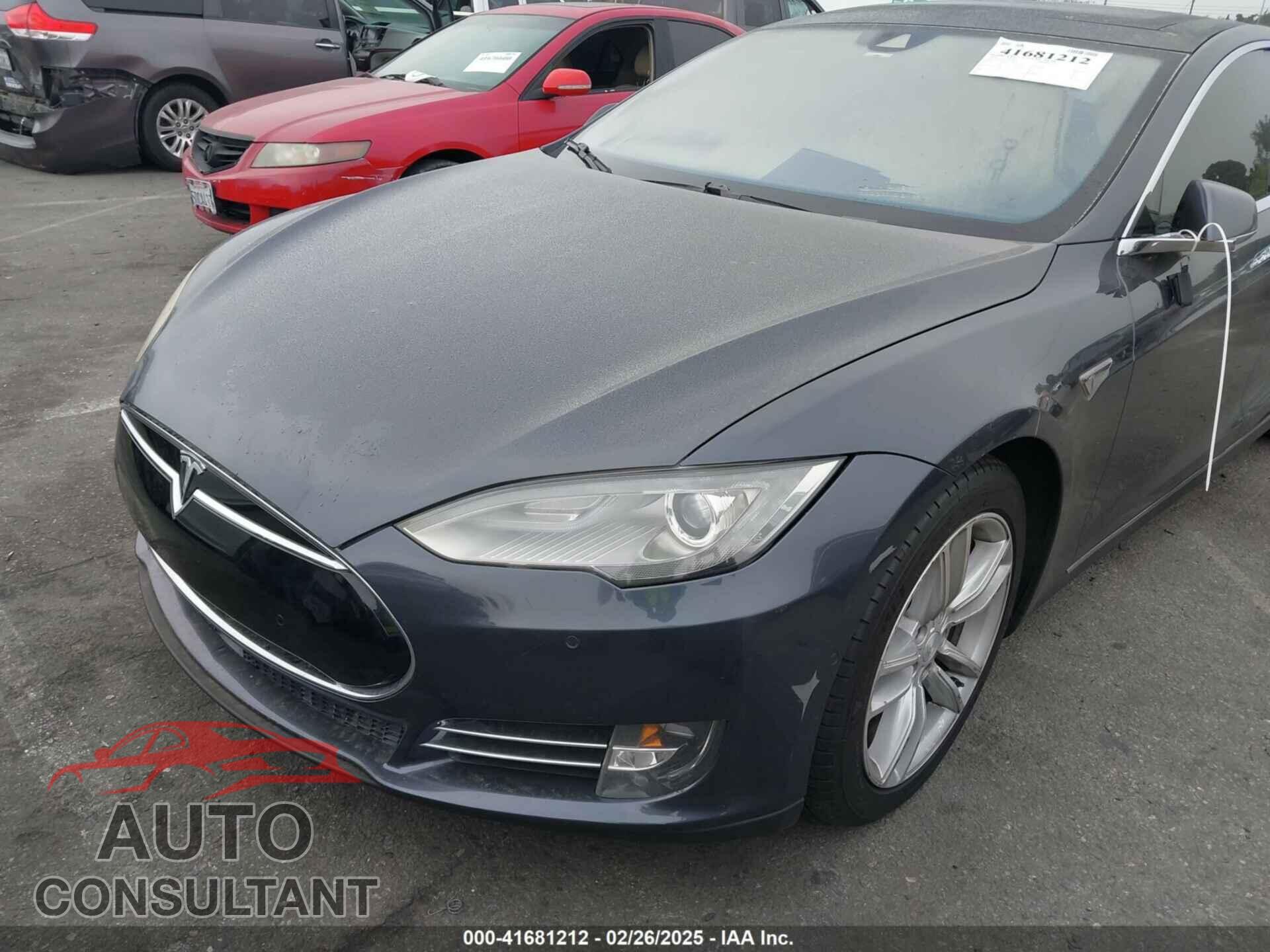 TESLA MODEL S 2015 - 5YJSA1E17FF120479