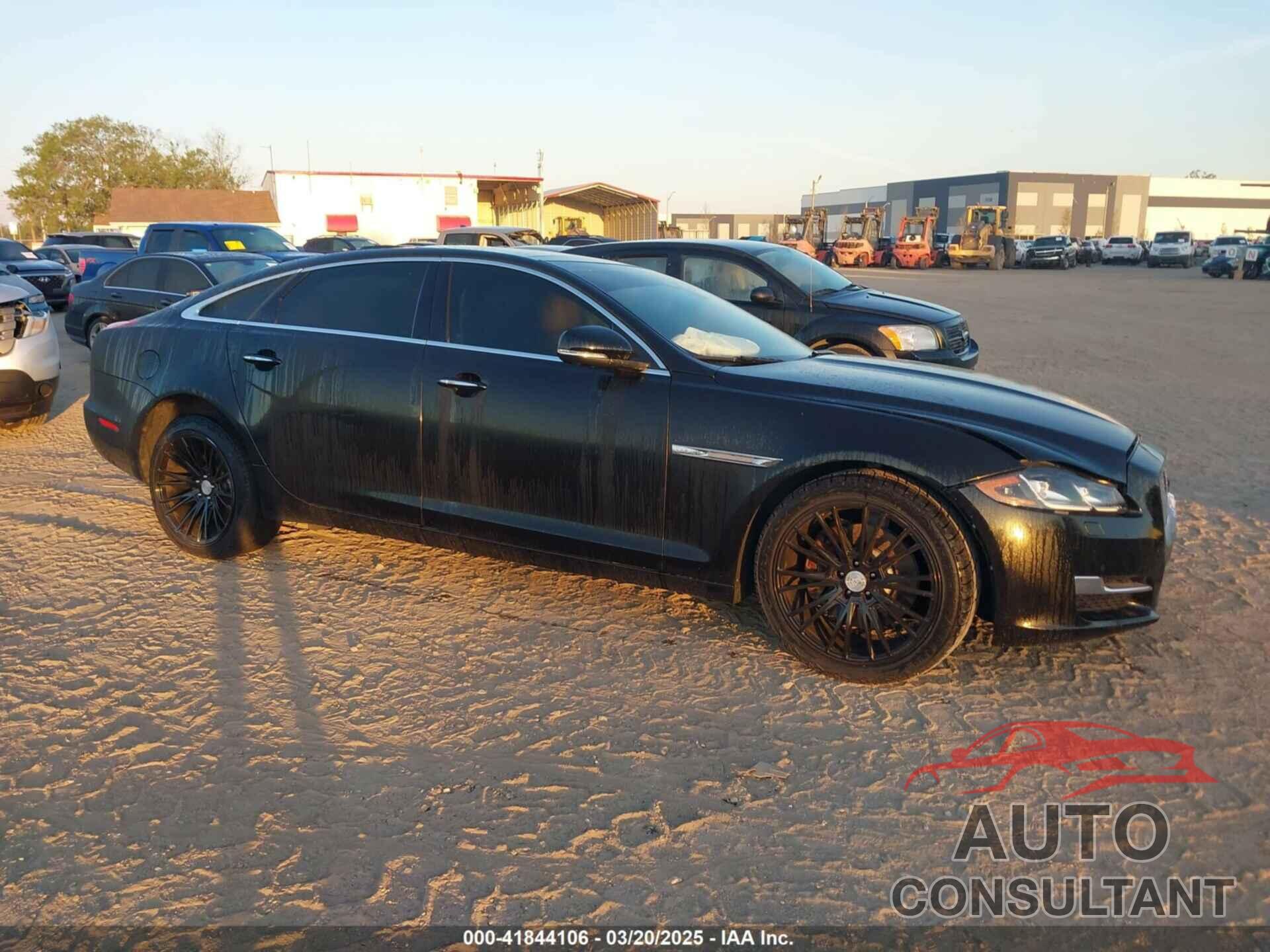 JAGUAR XJ 2018 - SAJWJ2GD3J8W15092