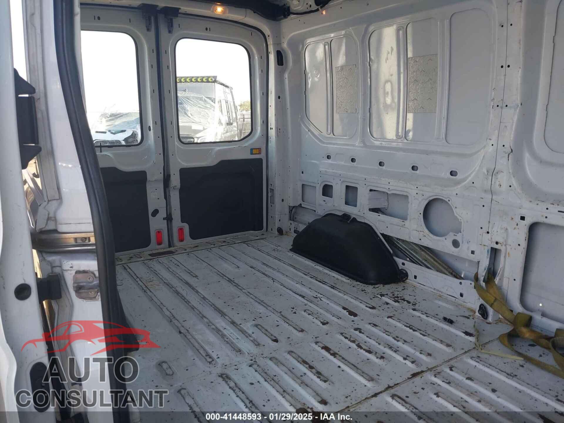 FORD TRANSIT-150 2015 - 1FTNE2CM4FKA05541