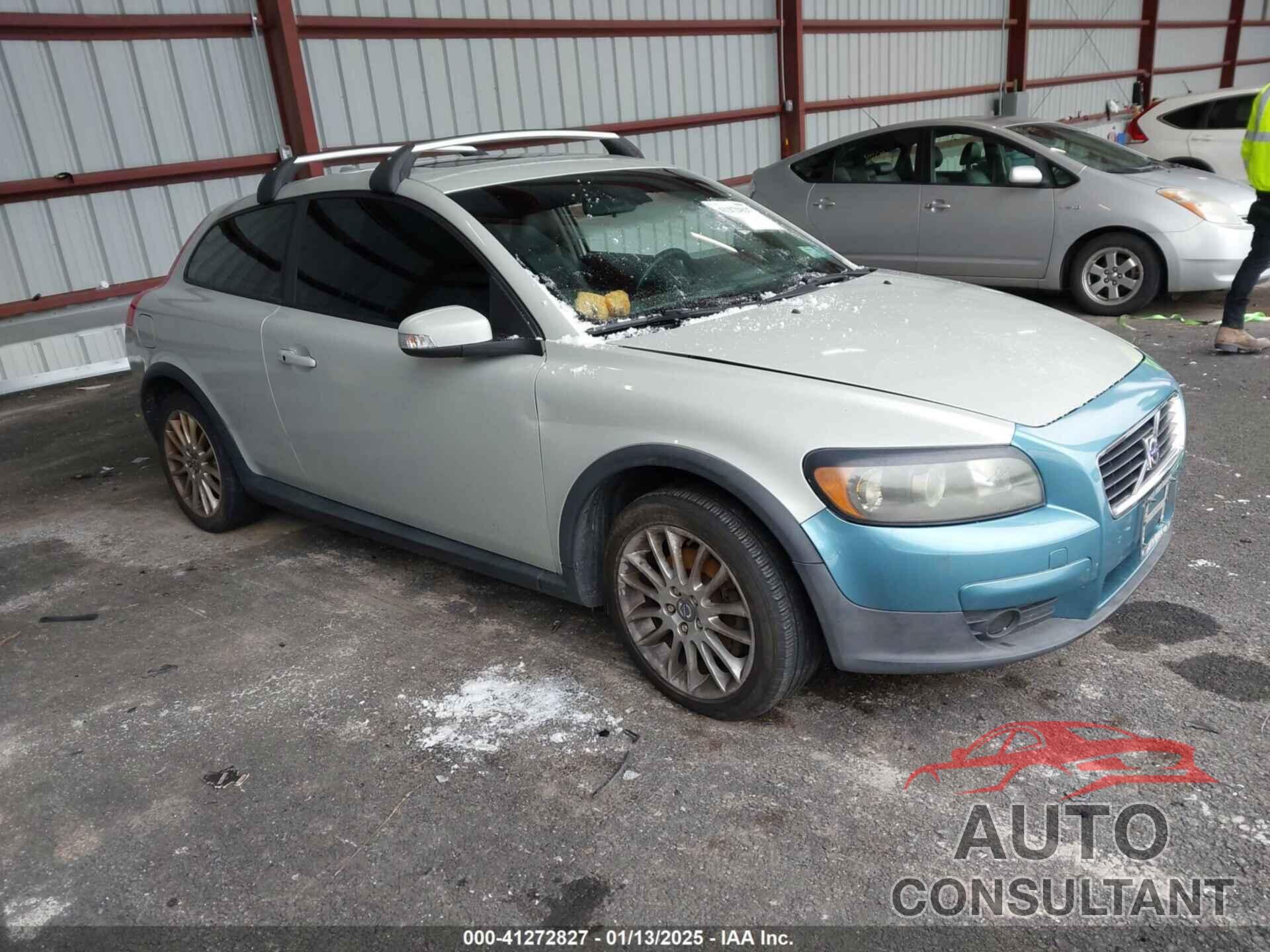 VOLVO C30 2009 - YV1MK672392130744