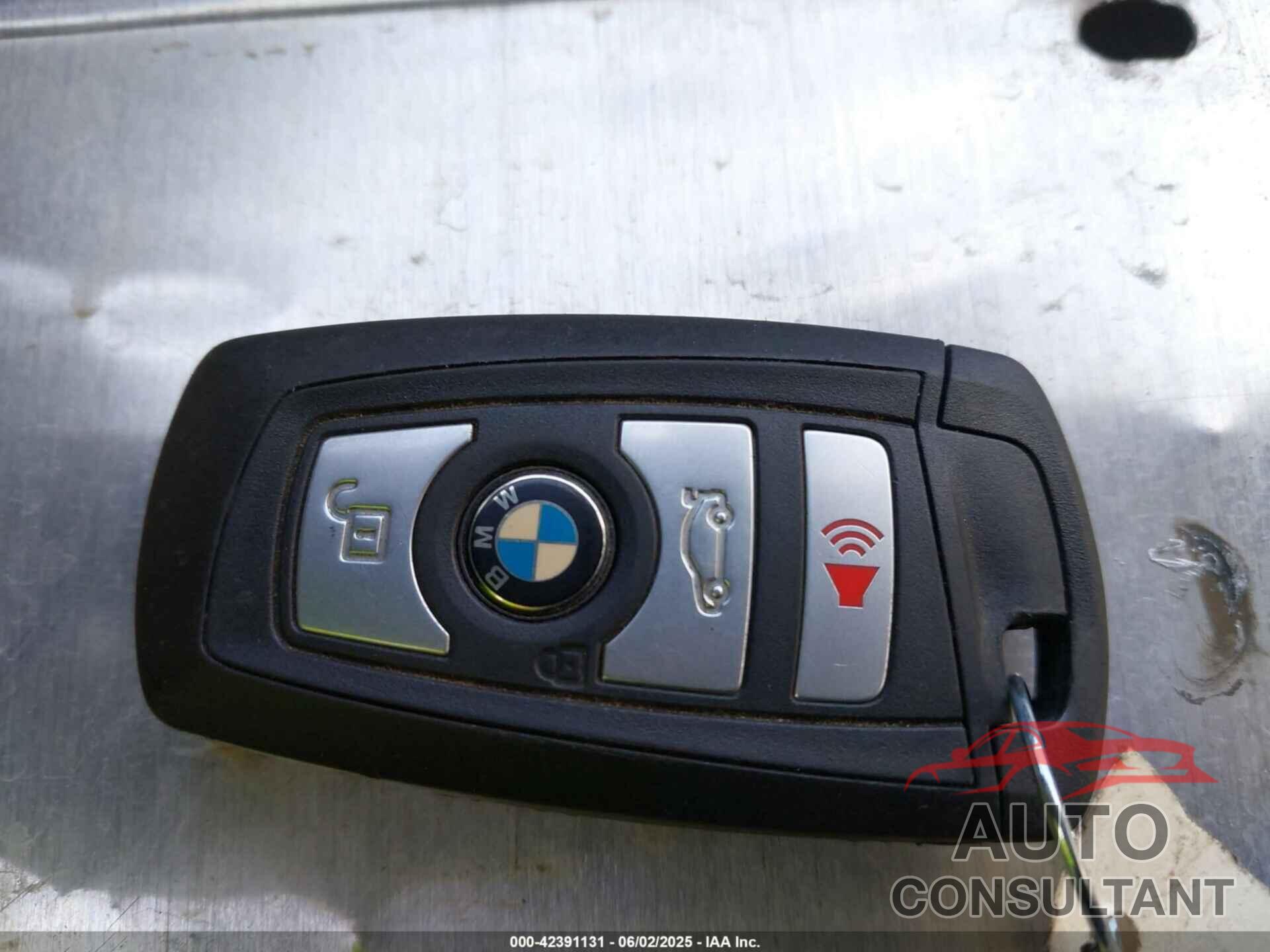 BMW 320I 2016 - WBA8E1G56GNU12073