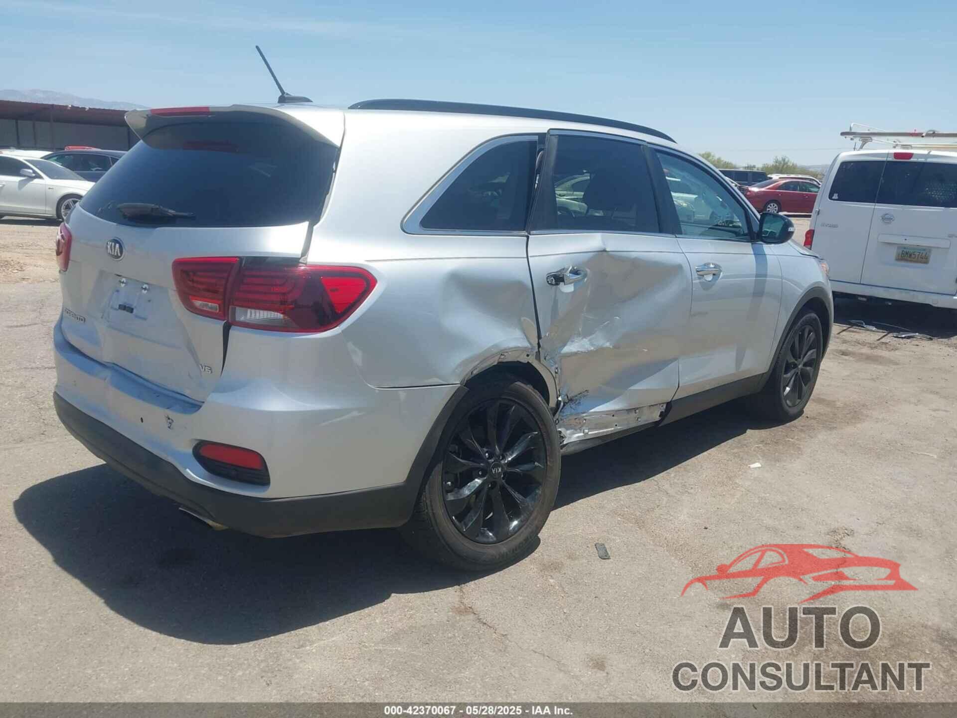 KIA SORENTO 2019 - 5XYPG4A58KG597729