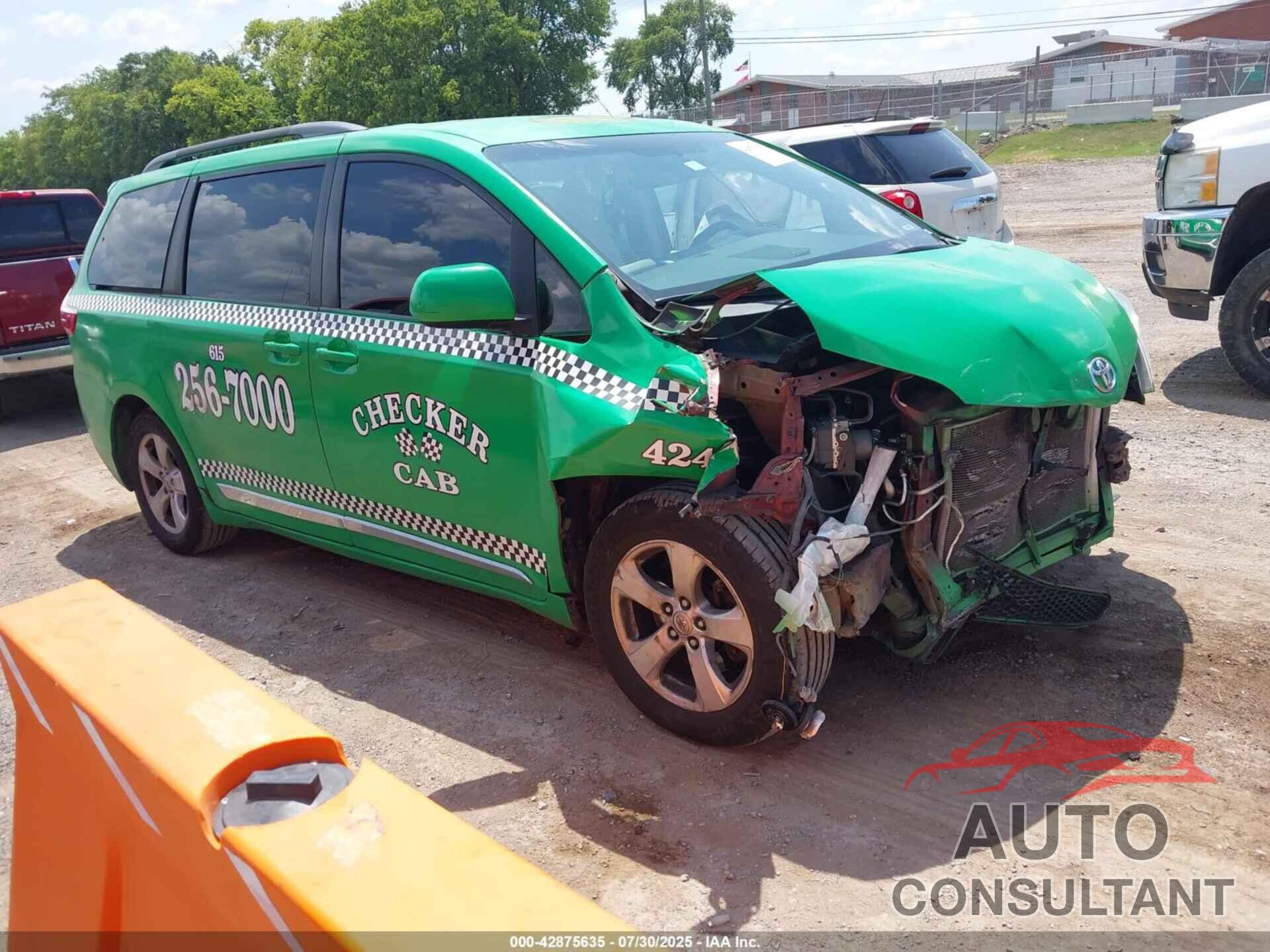 TOYOTA SIENNA 2015 - 5TDKK3DC5FS613679
