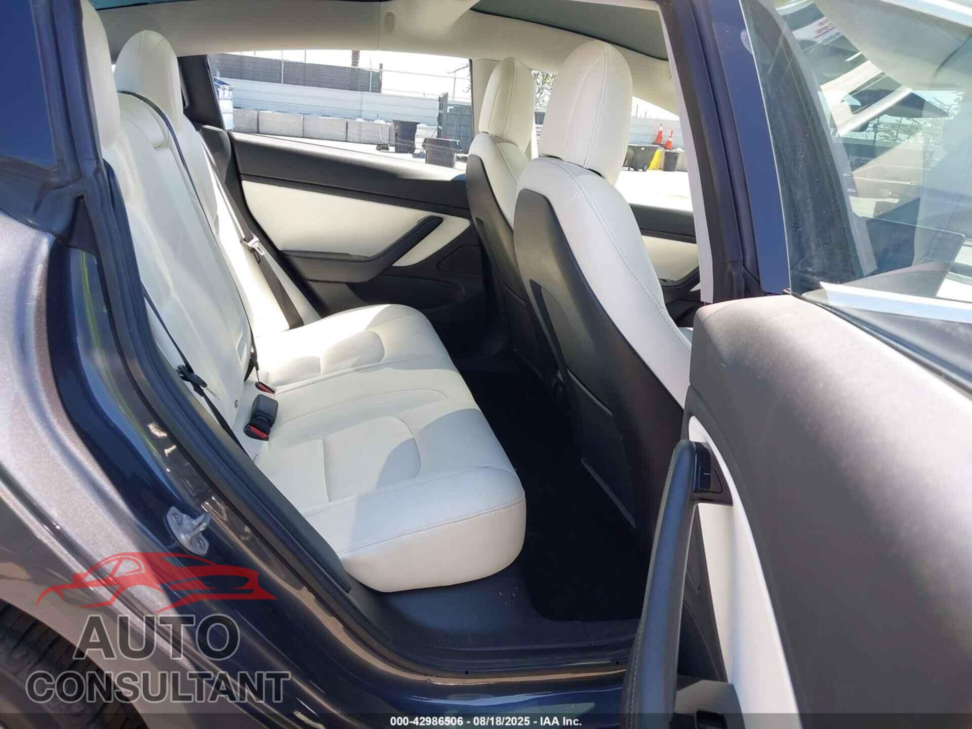 TESLA MODEL 3 2018 - 5YJ3E1EA5JF169052