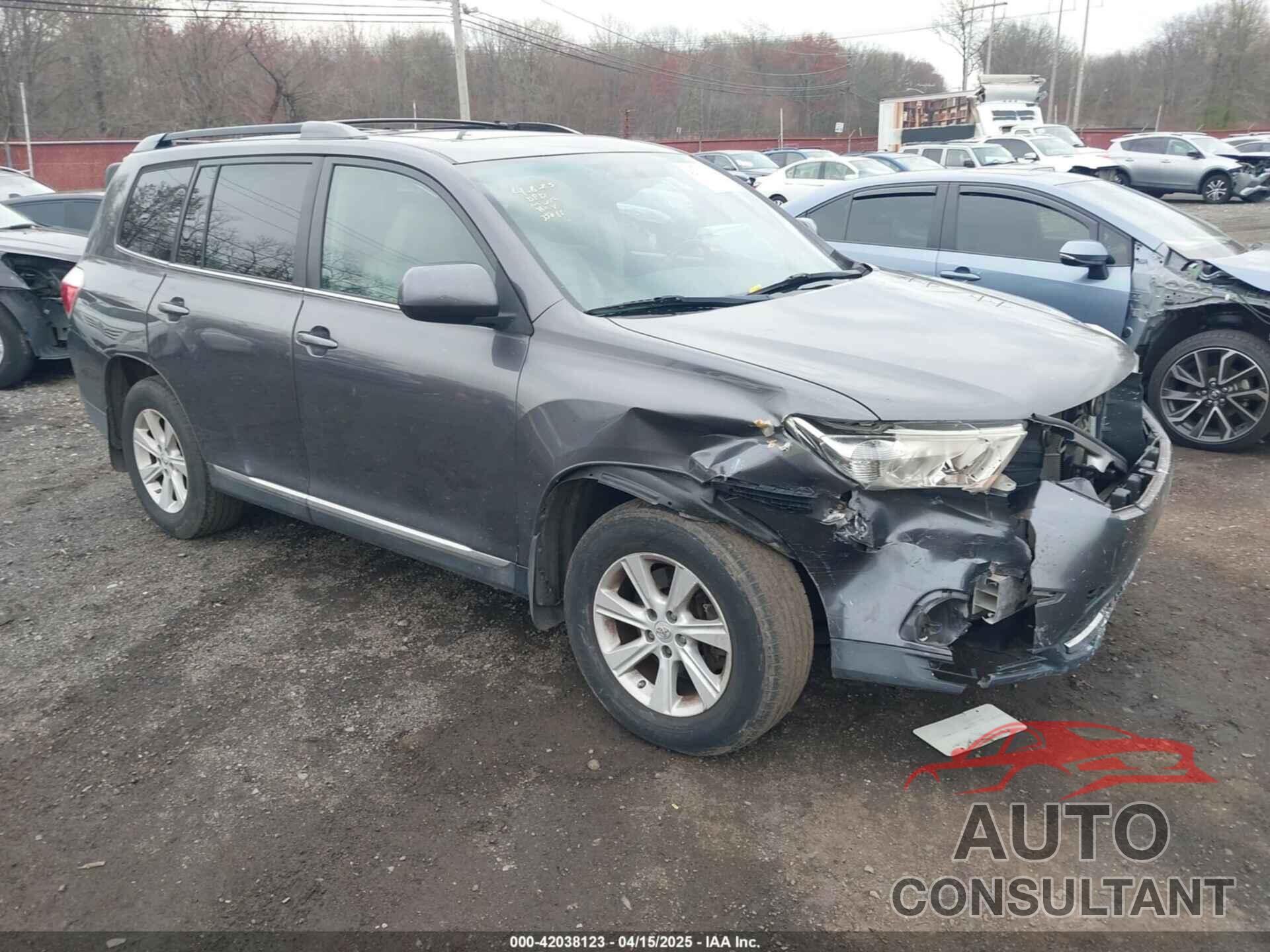 TOYOTA HIGHLANDER 2012 - 5TDBK3EH1CS104727