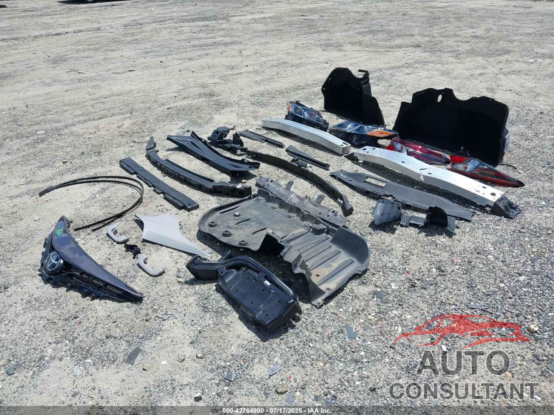 TOYOTA CAMRY 2022 - 4T1C11AK5NU644119