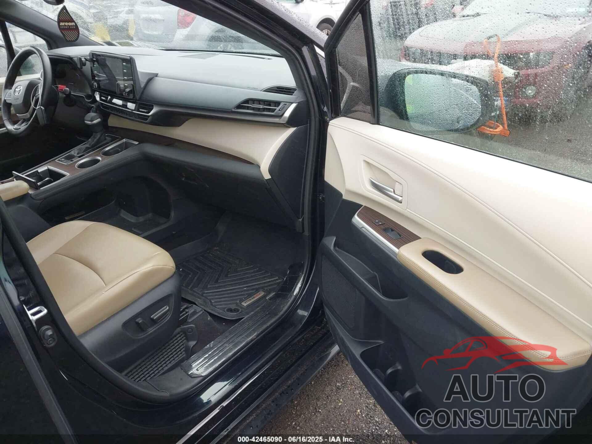 TOYOTA SIENNA 2021 - 5TDYSKFC4MS017574