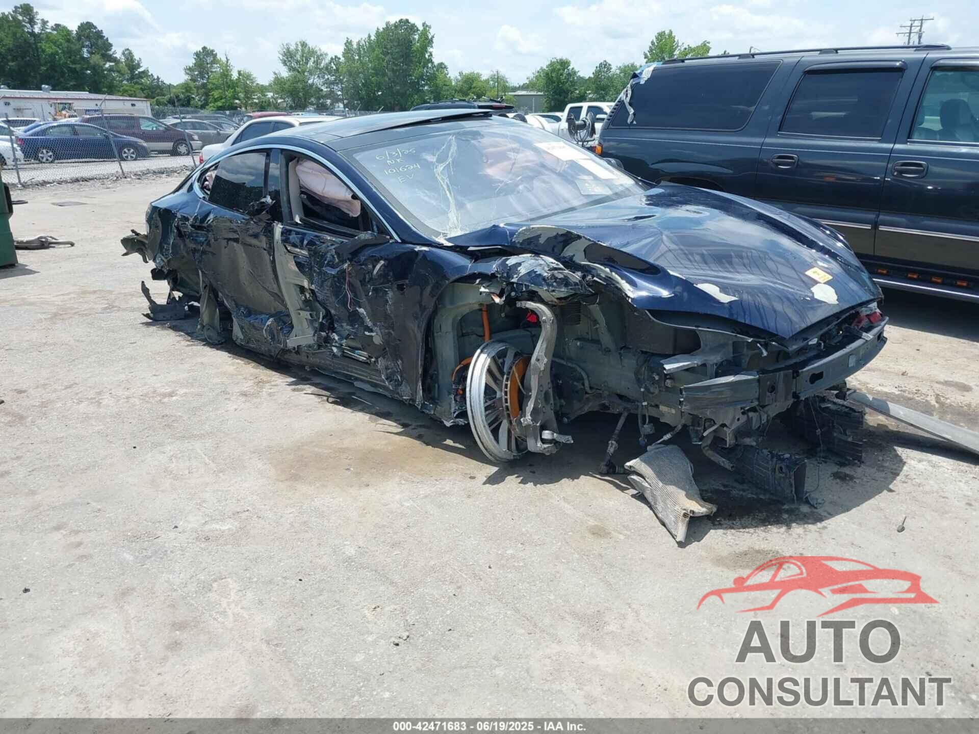 TESLA MODEL S 2014 - 5YJSA1H19EFP40275