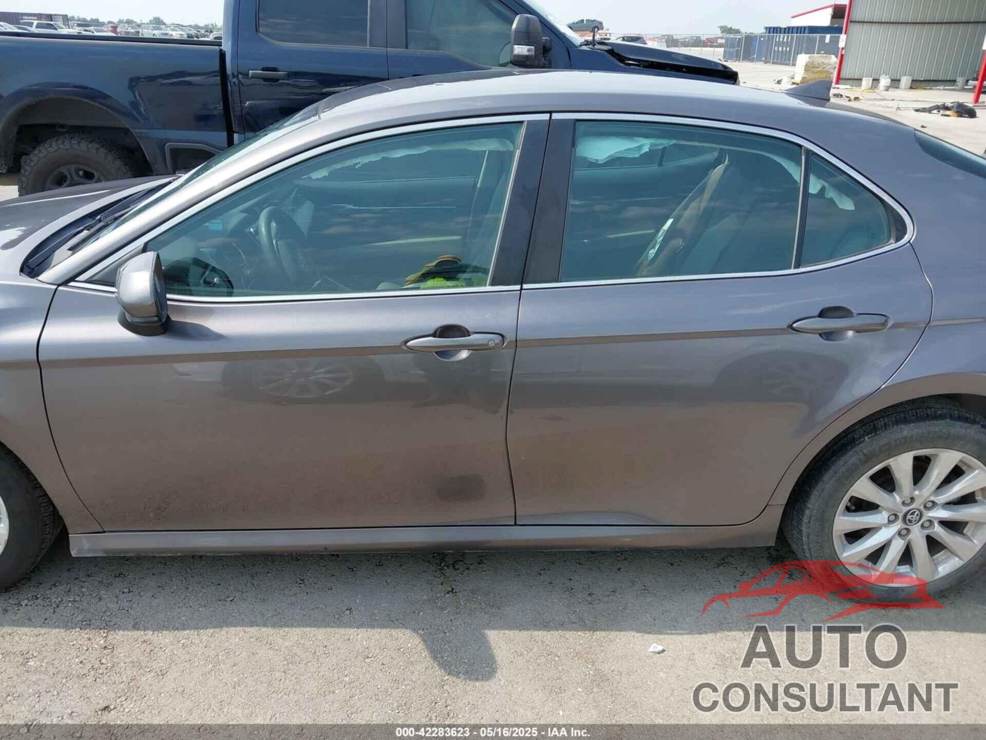 TOYOTA CAMRY 2019 - 4T1B11HK3KU268999