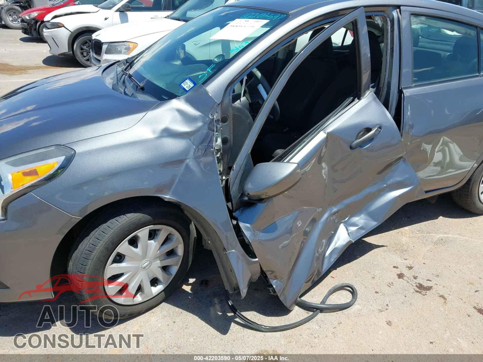 NISSAN VERSA 2019 - 3N1CN7AP4KL817841