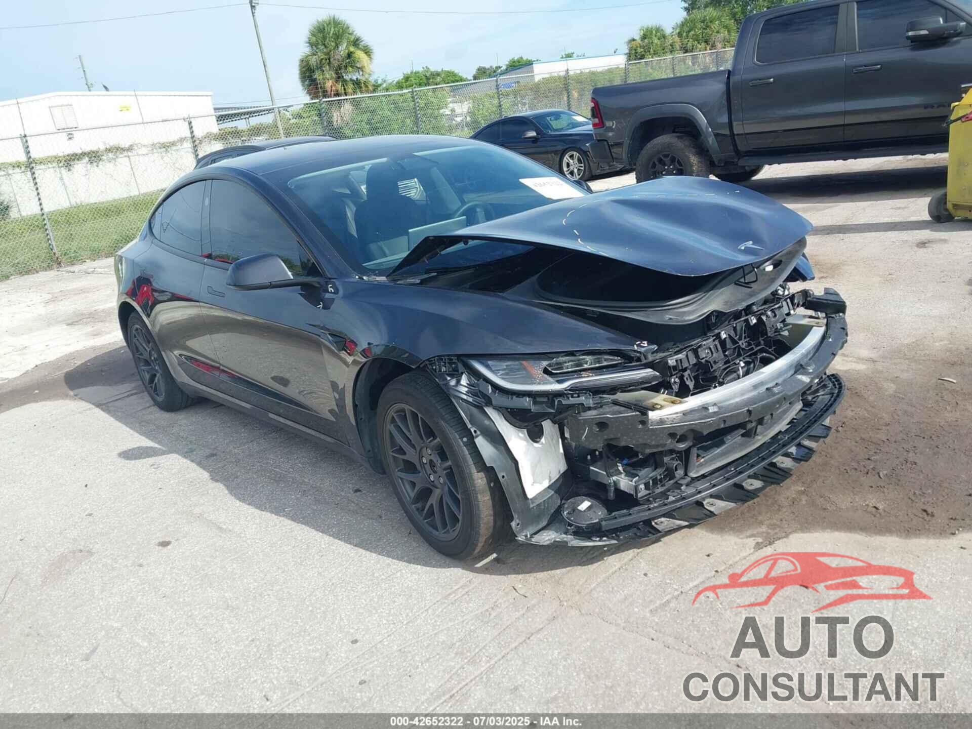 TESLA MODEL 3 2024 - 5YJ3E1EA2RF741724