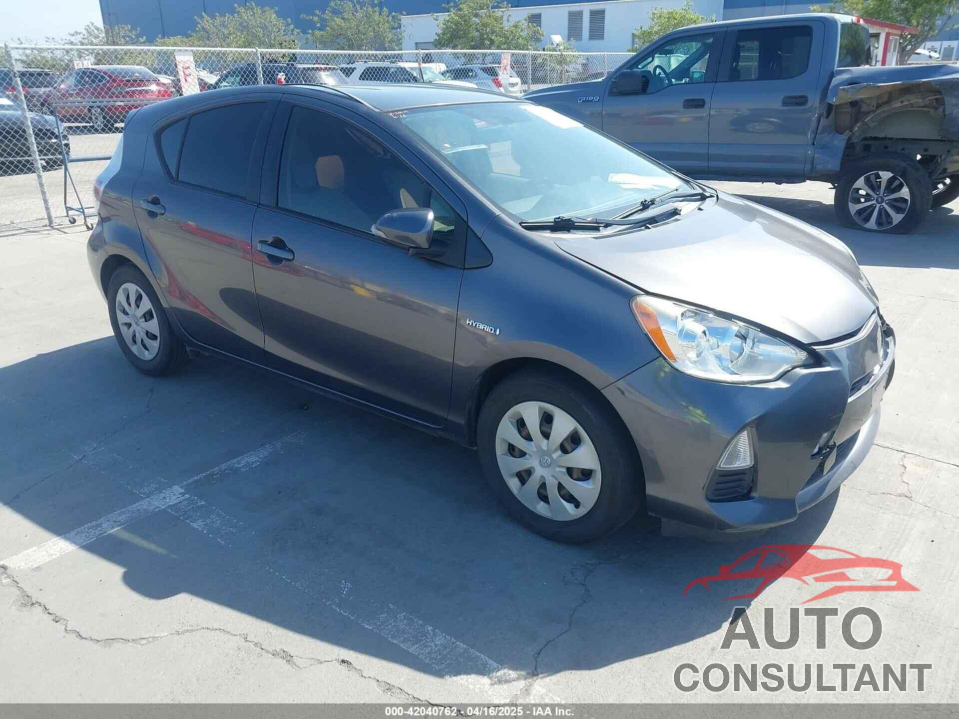 TOYOTA PRIUS C 2014 - JTDKDTB33E1061088