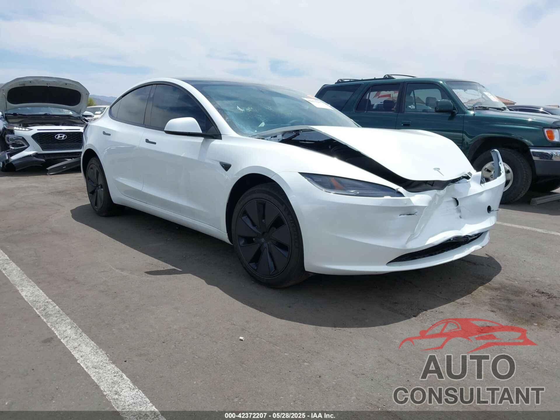 TESLA MODEL 3 2025 - 5YJ3E1EA9SF943028