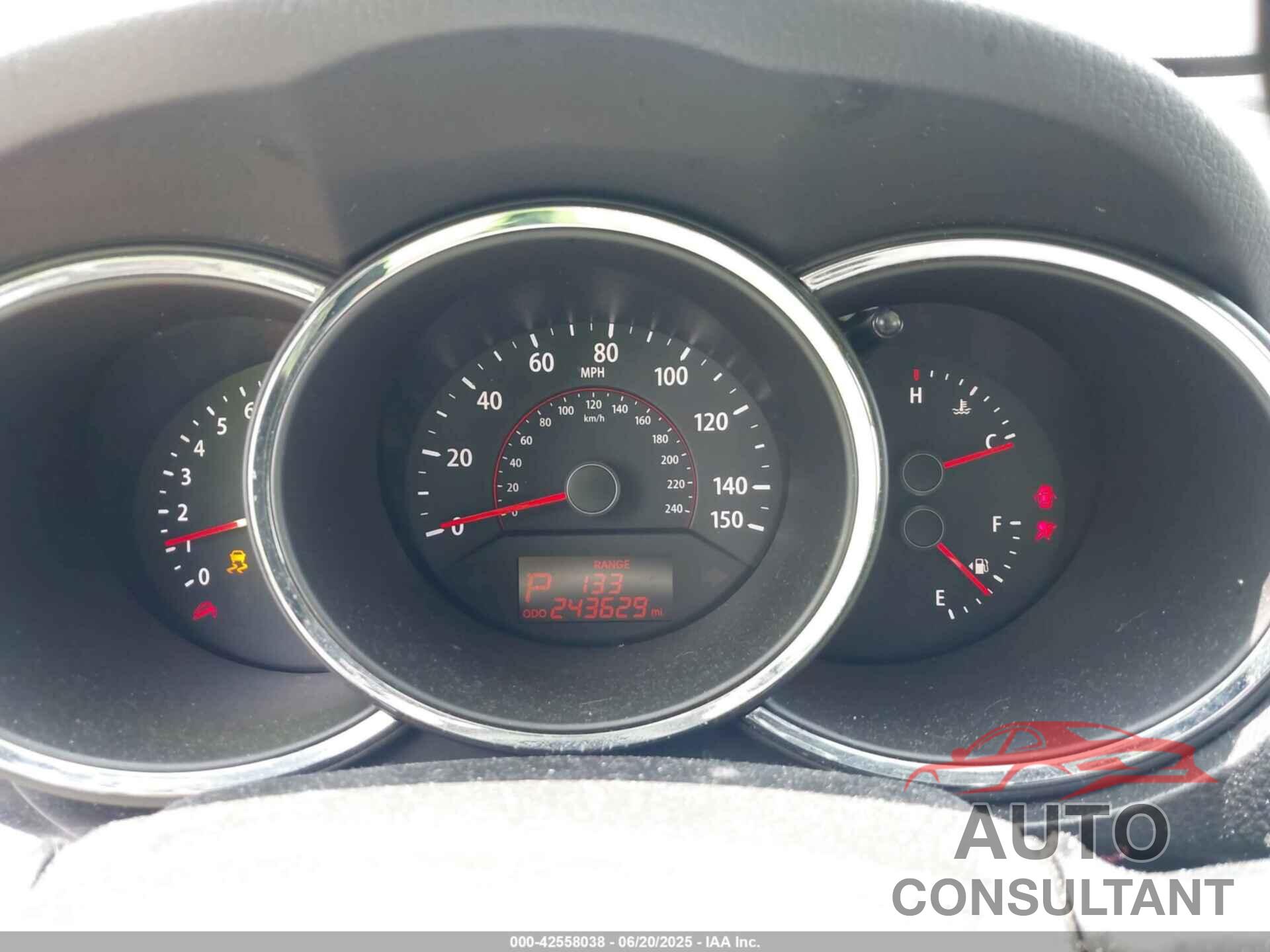 KIA SORENTO 2011 - 5XYKUDA24BG080632