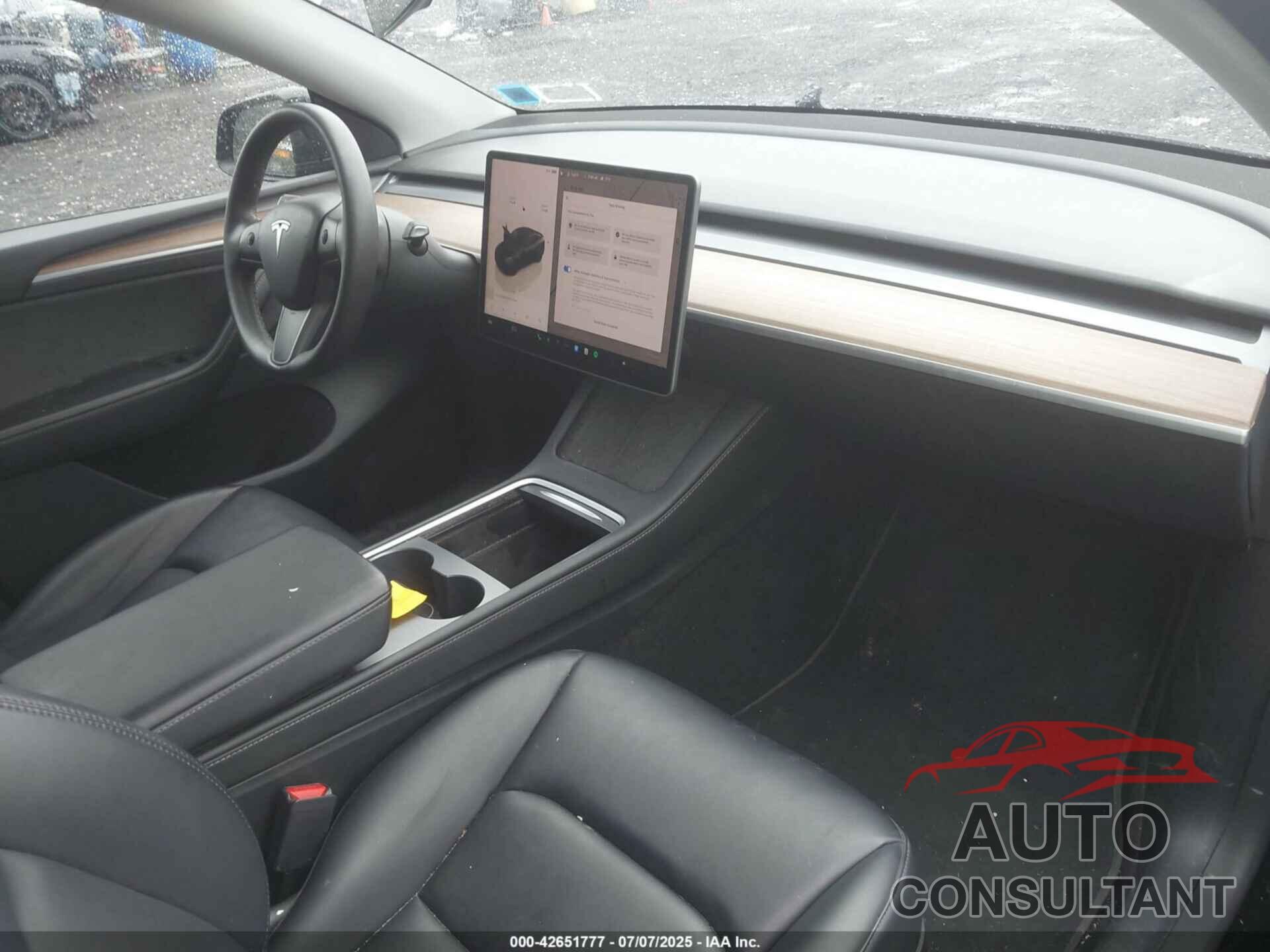 TESLA MODEL Y 2023 - 7SAYGDEE4PF857740