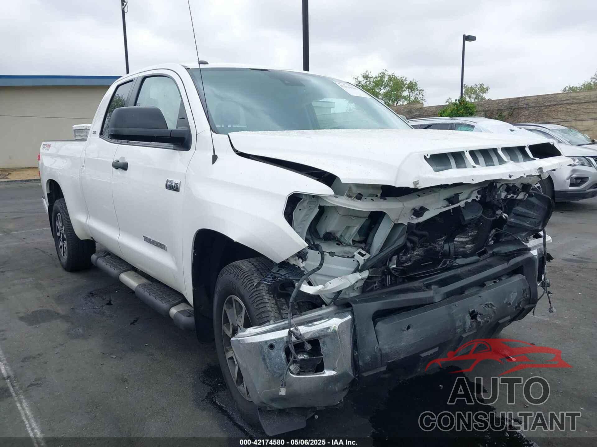 TOYOTA TUNDRA 2018 - 5TFUY5F17JX753427