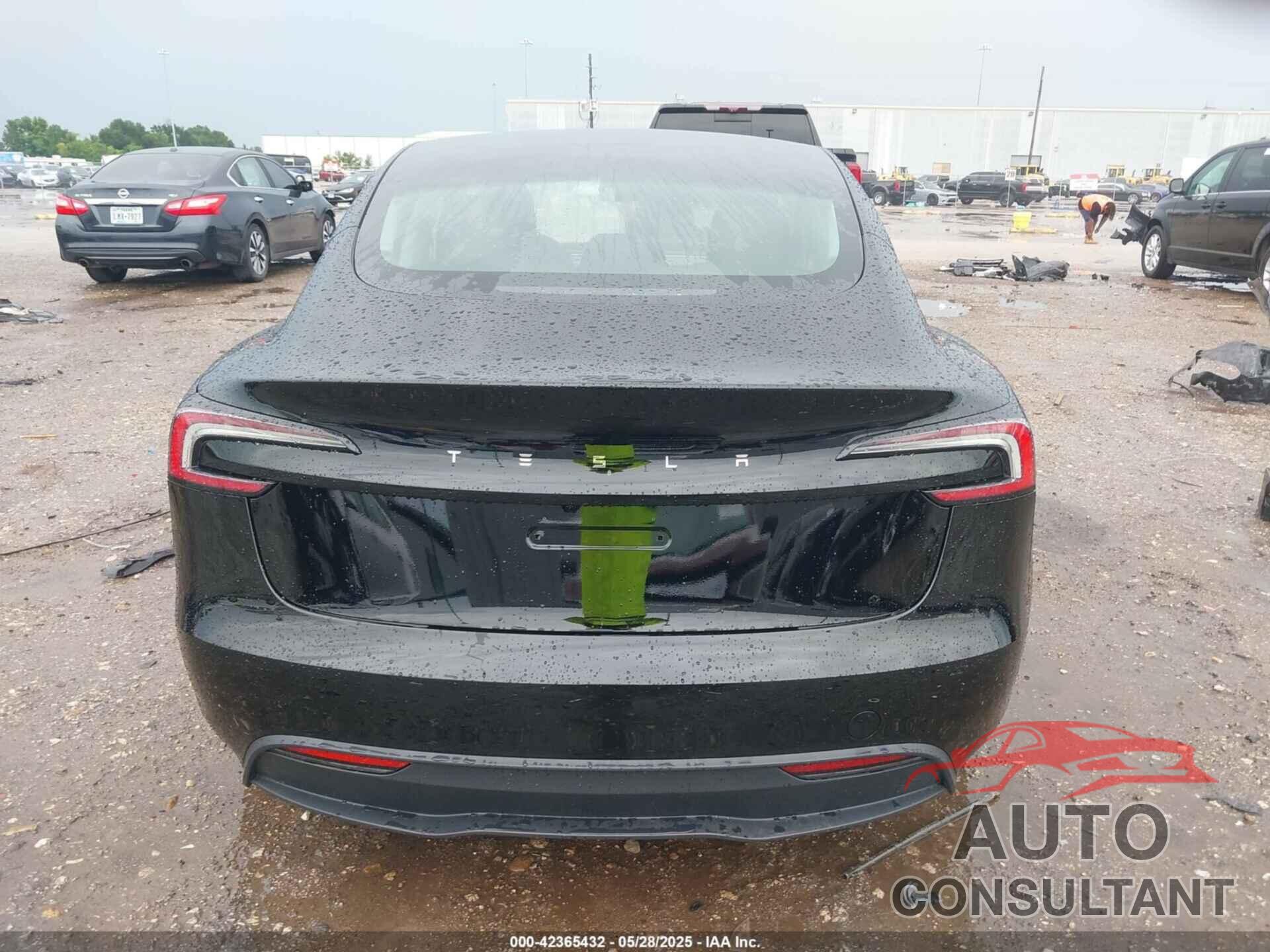 TESLA MODEL 3 2025 - 5YJ3E1EA3SF972055