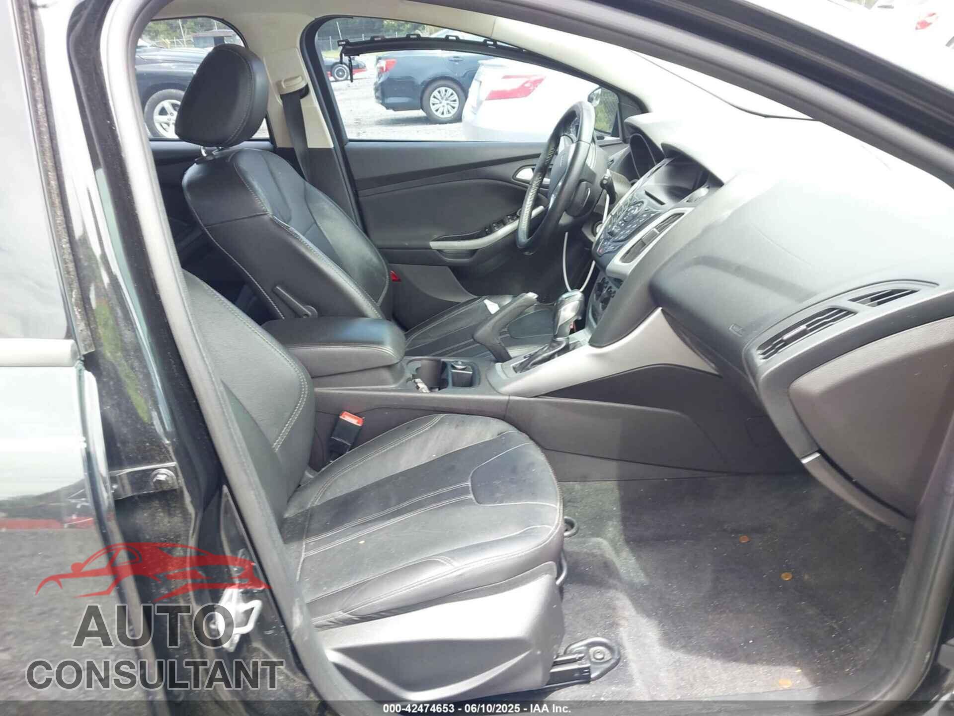 FORD FOCUS 2014 - 1FADP3K2XEL320225