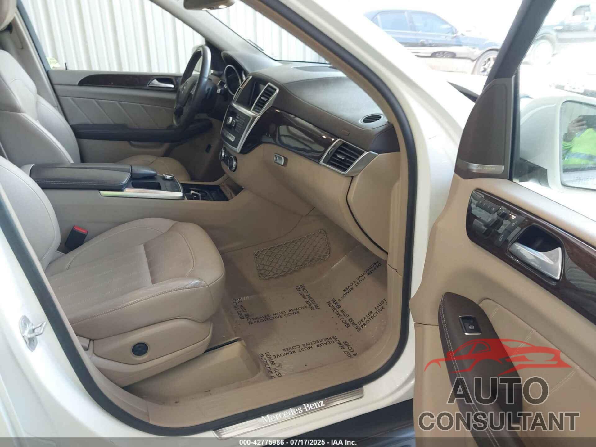 MERCEDES-BENZ GL 450 2015 - 4JGDF6EE2FA470472