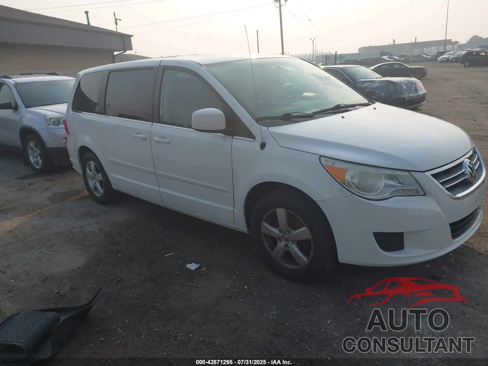VOLKSWAGEN ROUTAN 2010 - 2V4RW5DX5AR295264