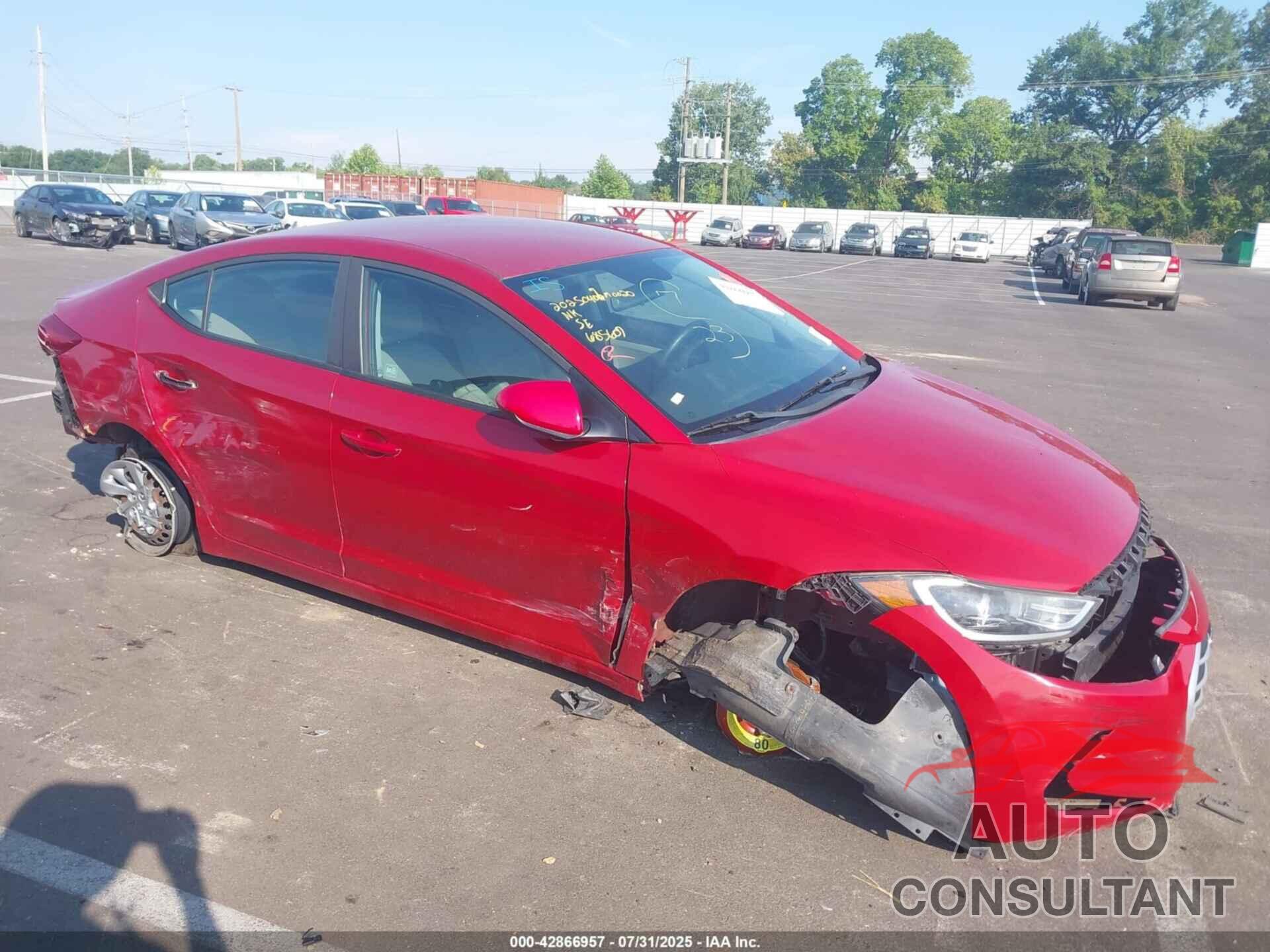 HYUNDAI ELANTRA 2018 - KMHD74LF5JU685607
