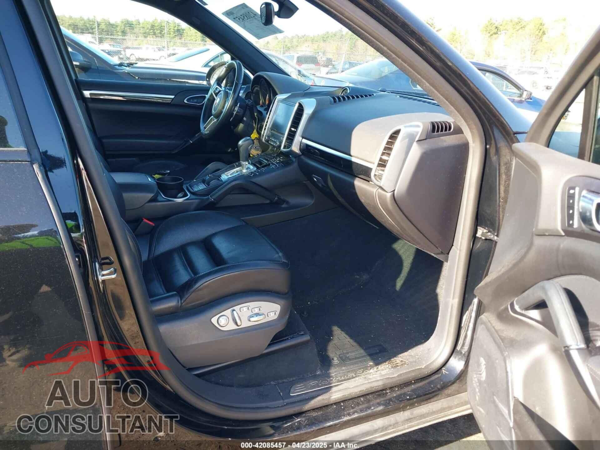 PORSCHE CAYENNE 2017 - WP1AA2A28HKA86850
