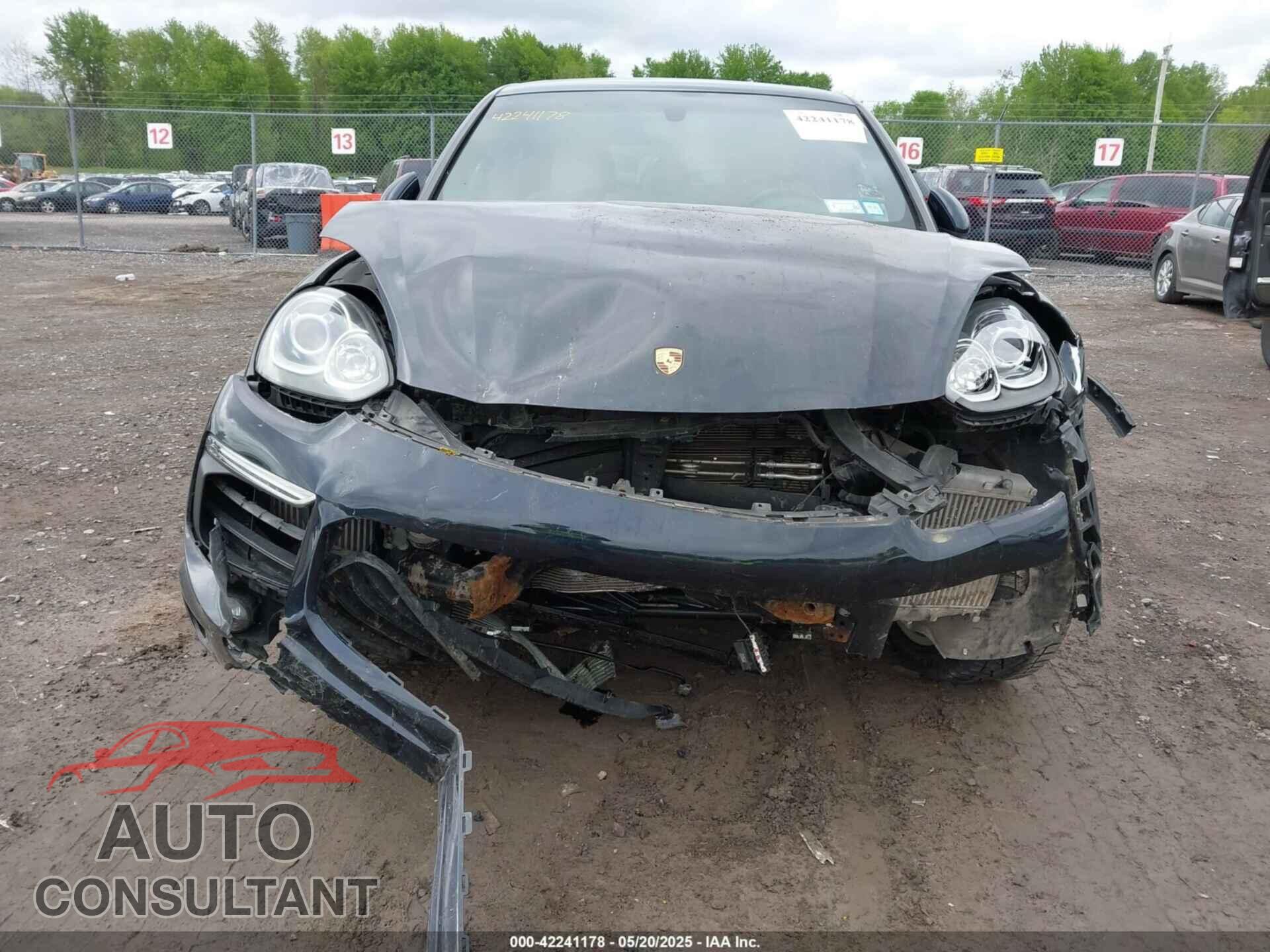 PORSCHE CAYENNE 2017 - WP1AB2A24HLA53402