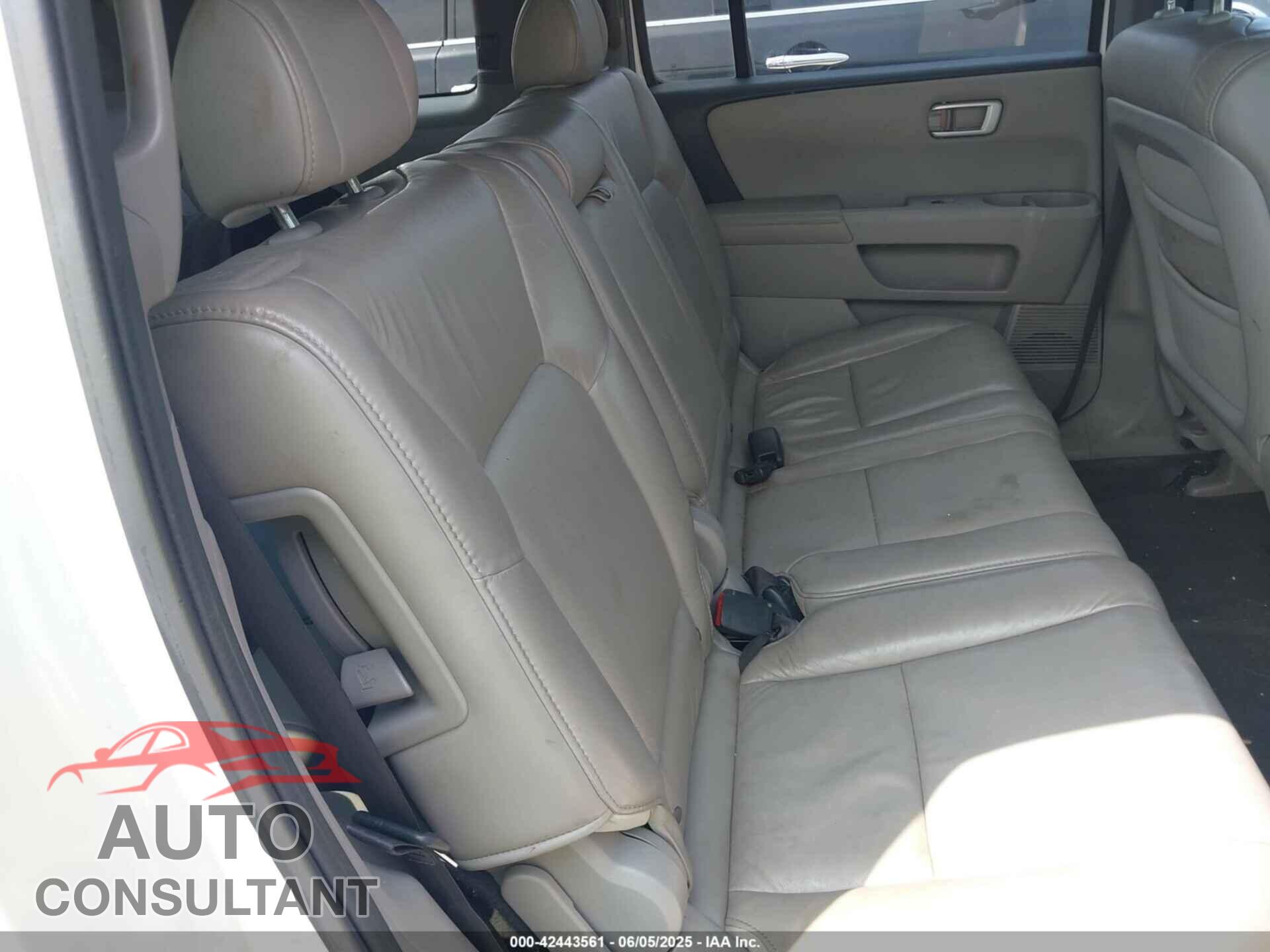 HONDA PILOT 2011 - 5FNYF4H66BB039732