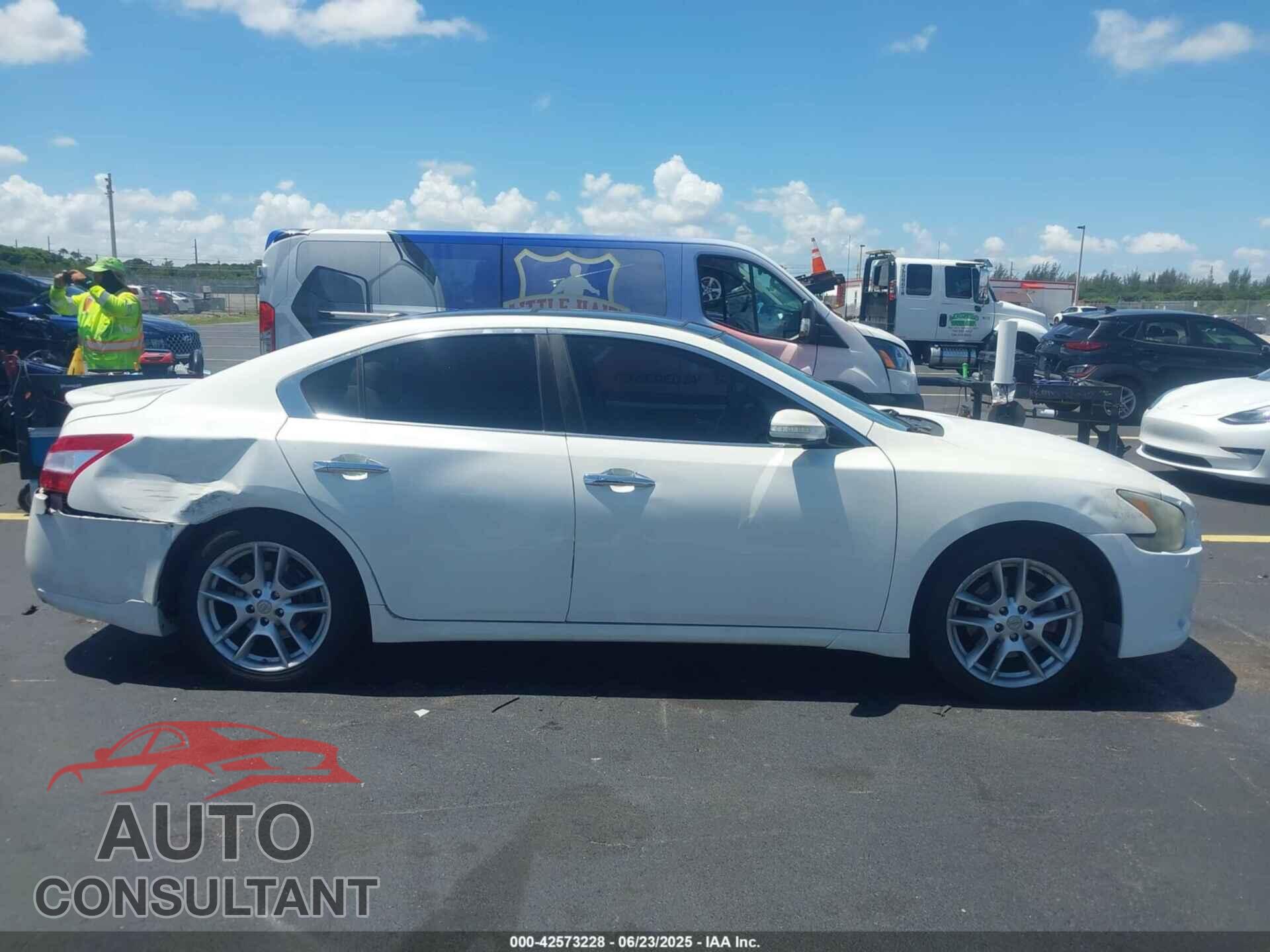 NISSAN MAXIMA 2011 - 1N4AA5AP8BC862013