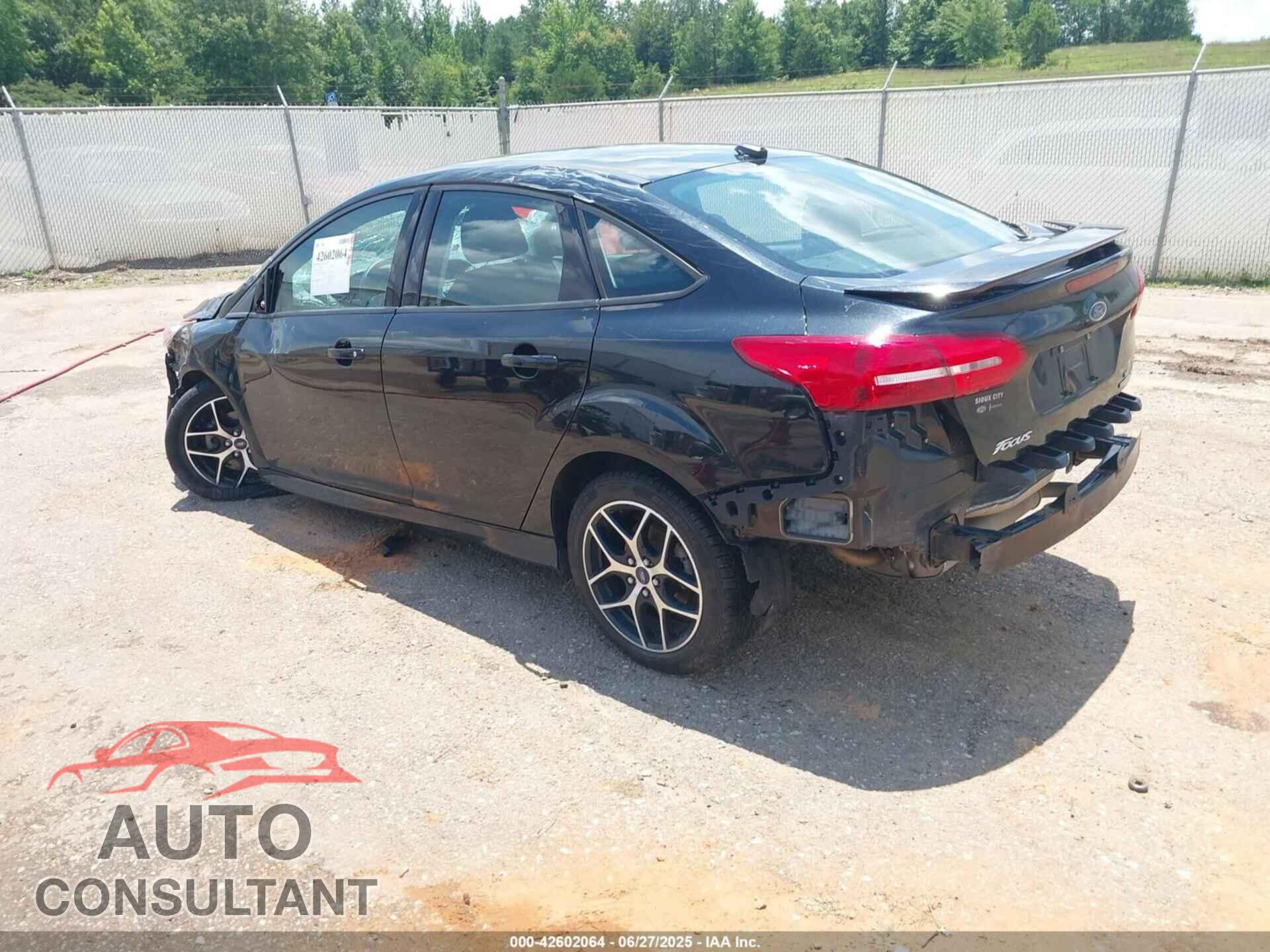 FORD FOCUS 2015 - 1FADP3F20FL300268